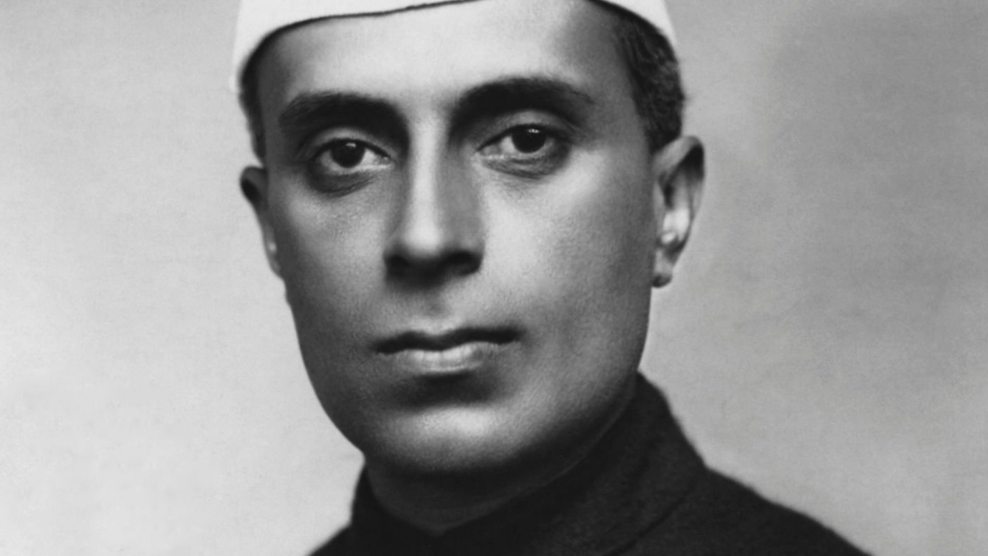 File:Jawaharlal Nehru, circa 1925.jpg