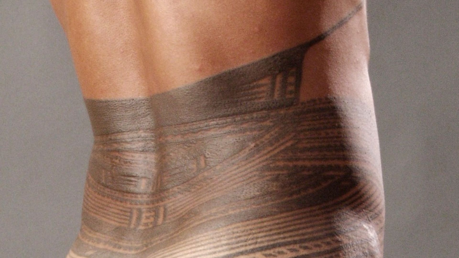 File:Traditional Samoan Tattoo - back.jpg