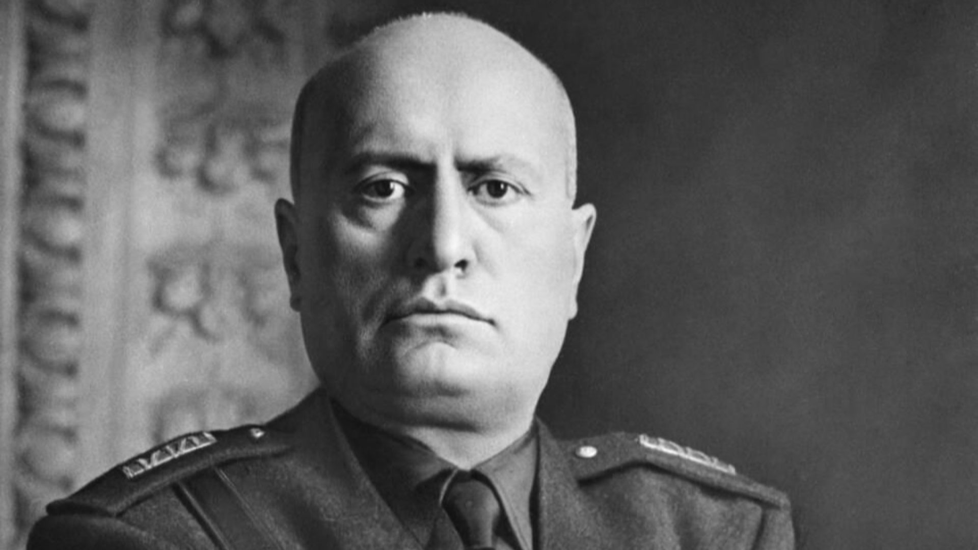 File:Mussolini mezzobusto.jpg