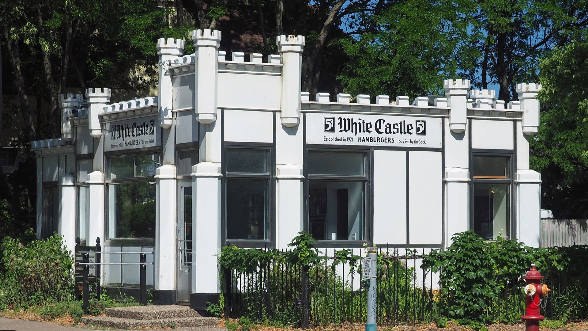 File:White Castle Building No. 8 SE.jpg