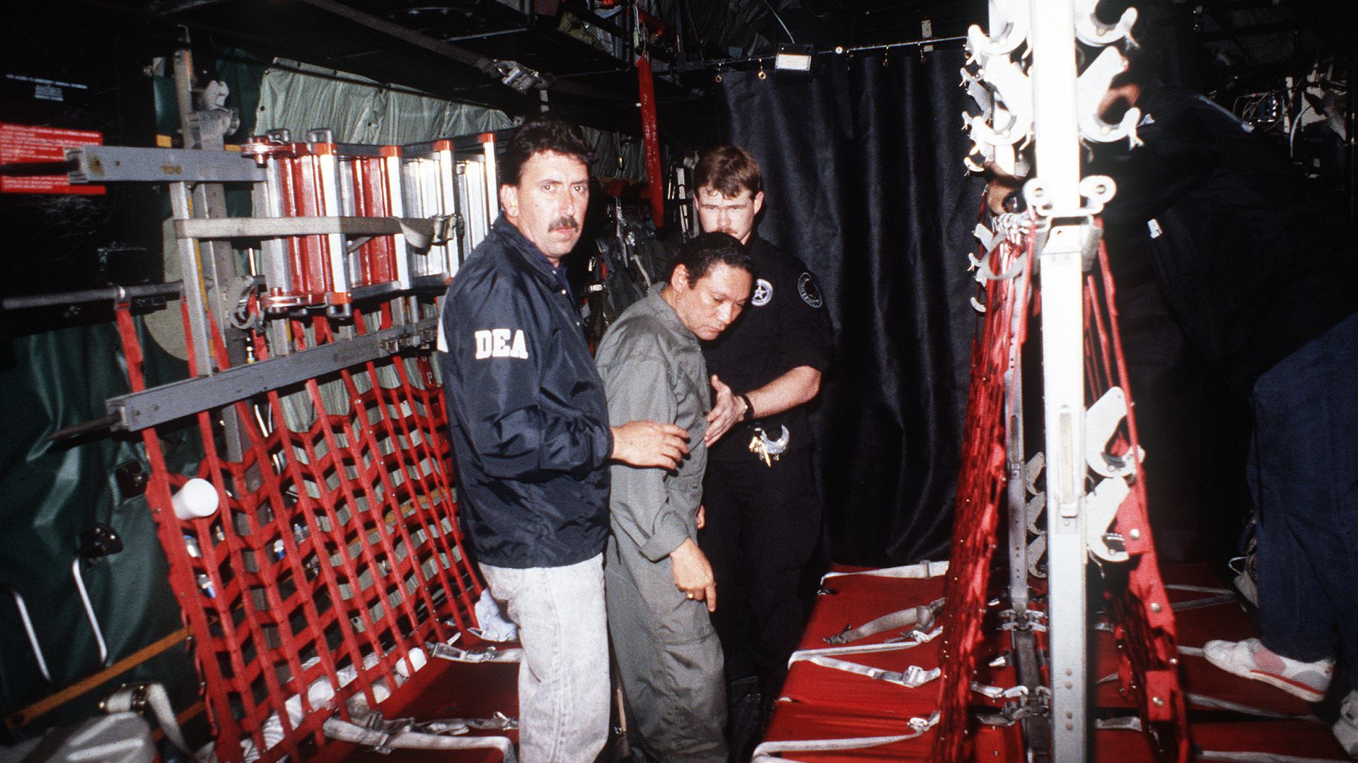 File:Manuel Noriega with agents from the U.S. DEA.jpg
