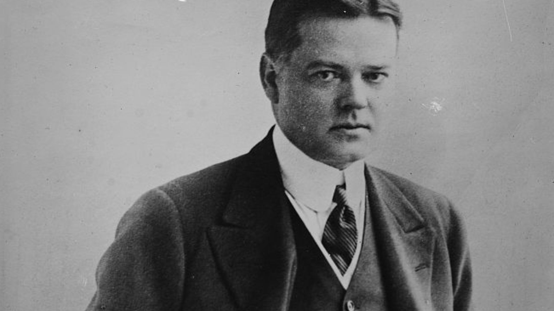 File:Herbert Hoover in 1917.jpg