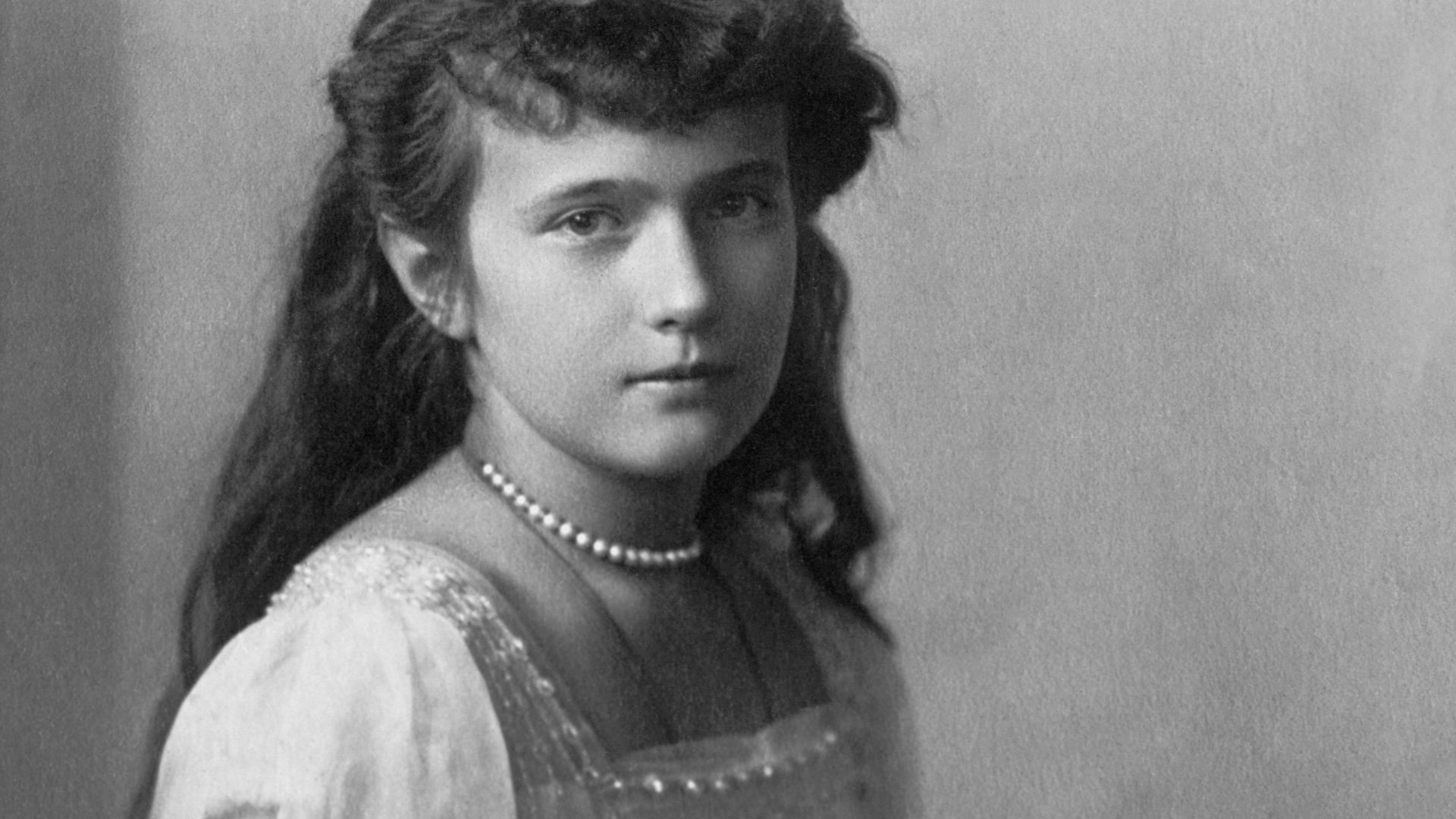 File:Grand Duchess Anastasia Nikolaevna Crisco edit letters removed.jpg
