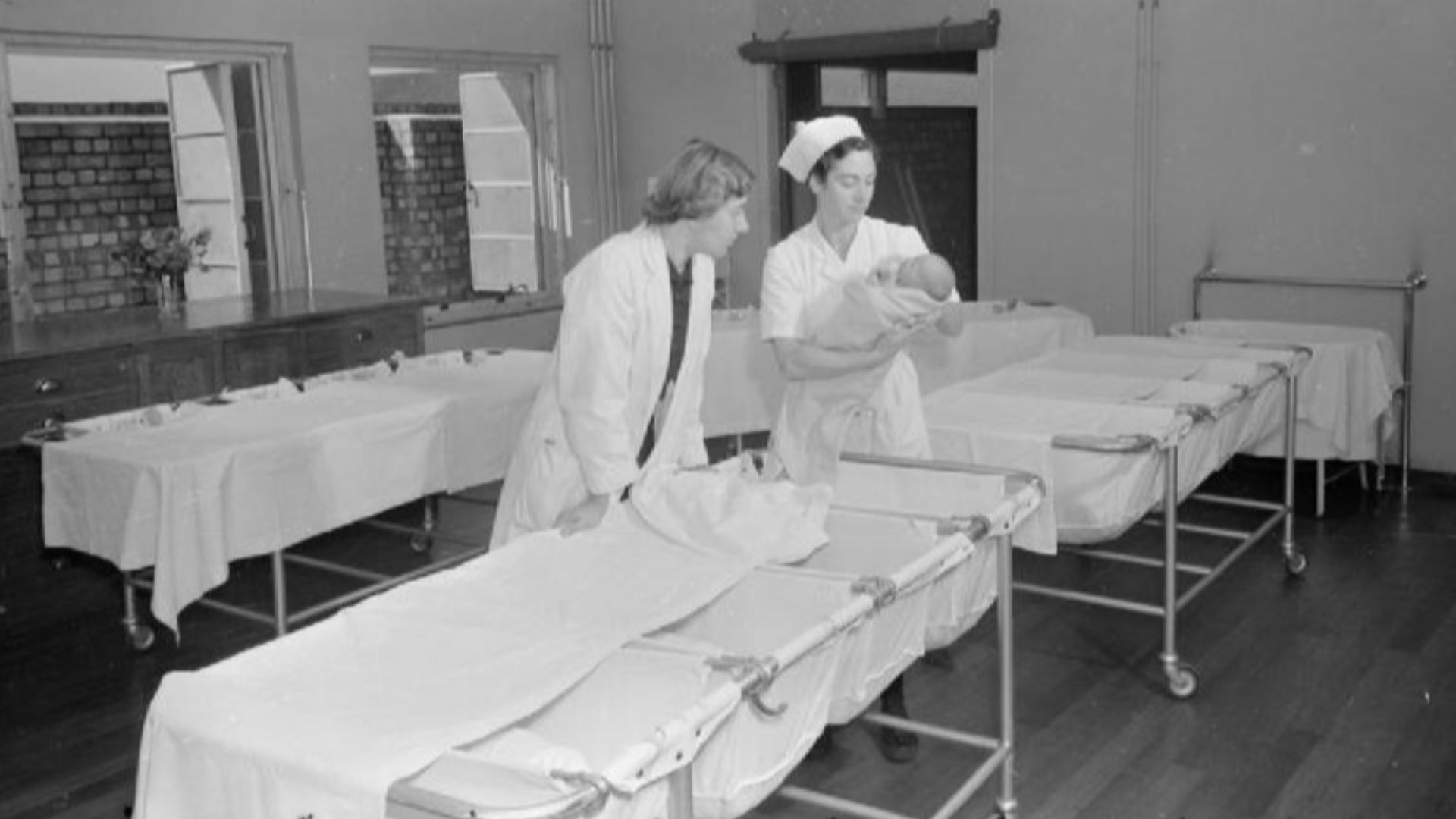 File:Soldier's Son- Pregnancy and Childbirth in Wartime, Bristol, England, 1942 D10455.jpg