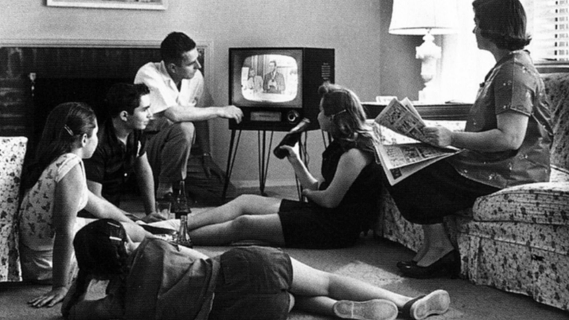 File:Family watching television 1958.jpg