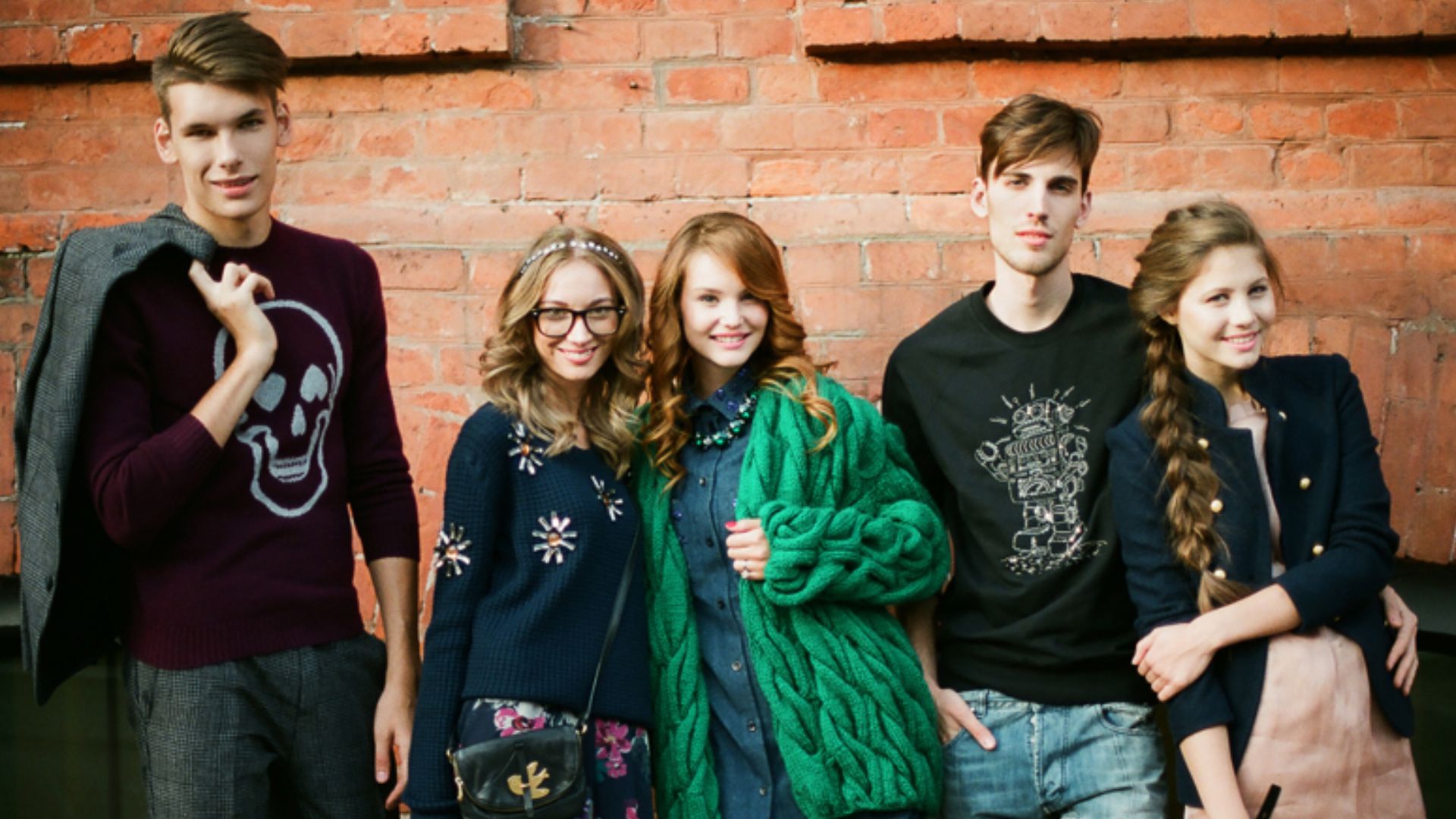File:Teenagers in Moscow.jpg