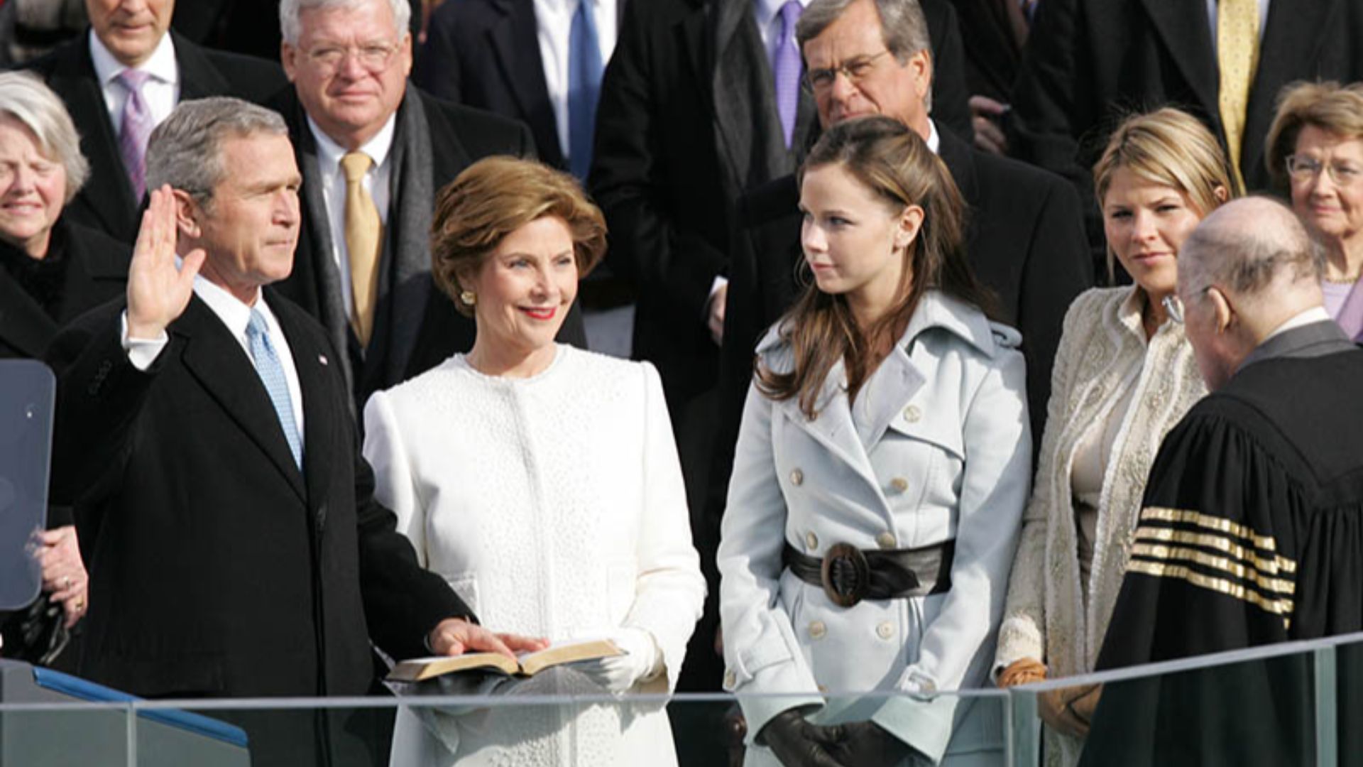 File:President George W. Bush takes the Oath of Office.jpg