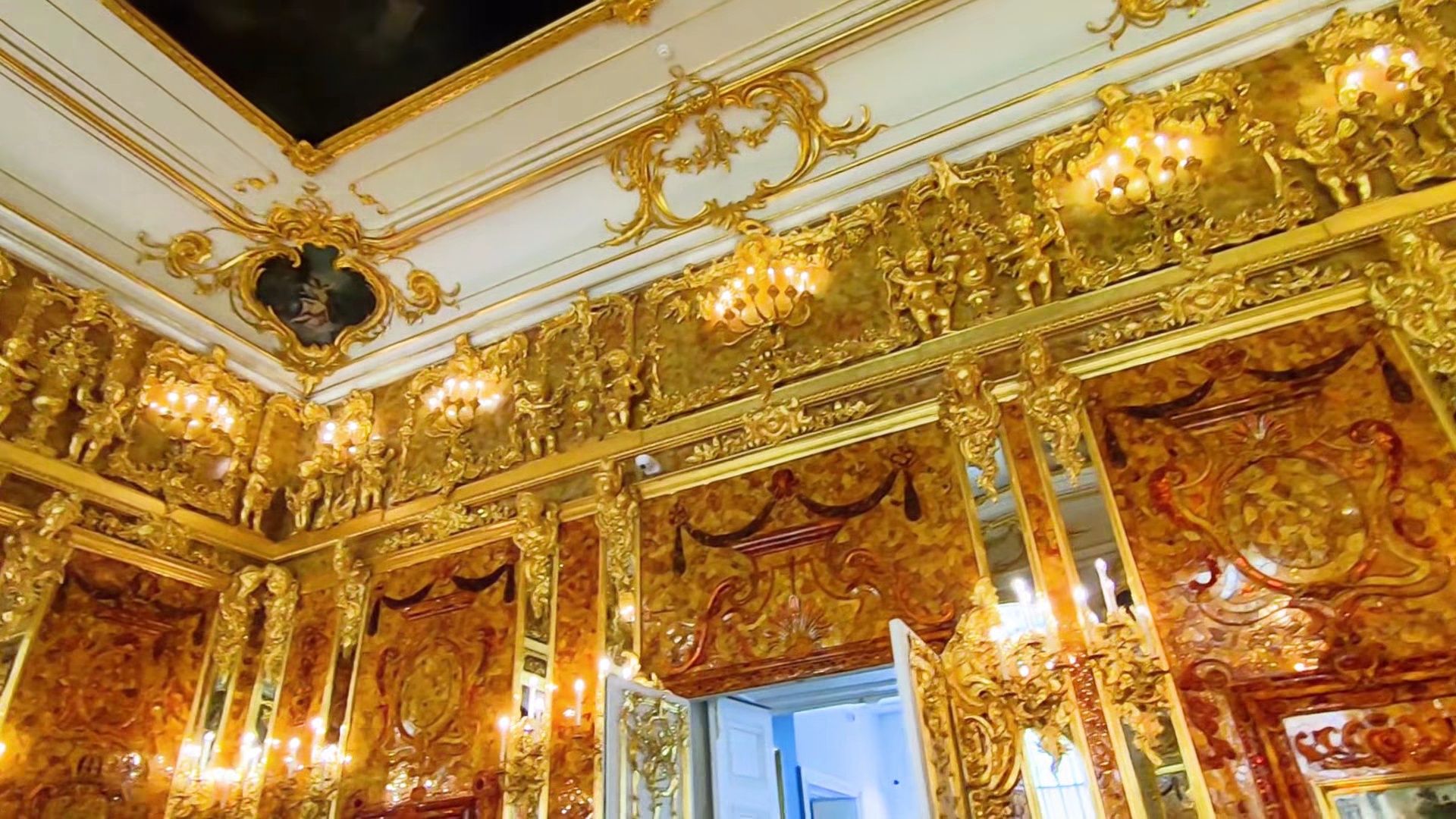 File:20230518 Reconstructed Amber Room 06.jpg