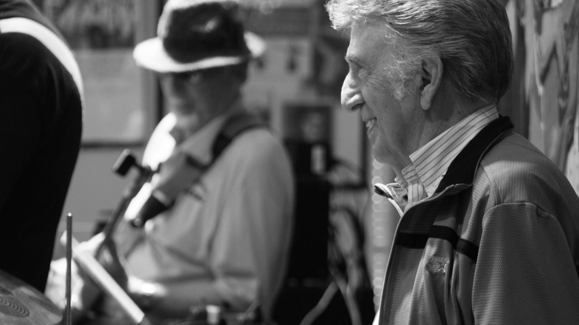 File:DJ Fontana performing.jpg