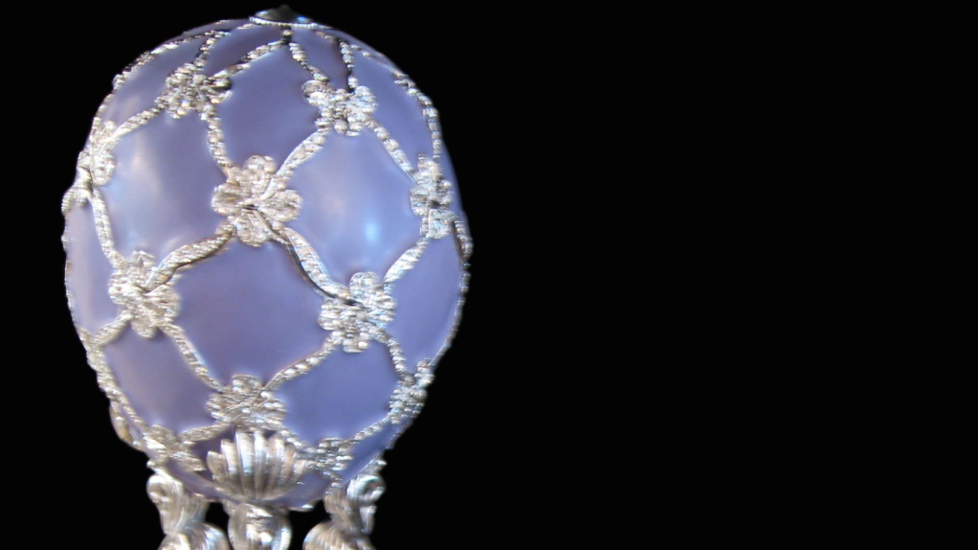 File:Swan egg - replica.jpg