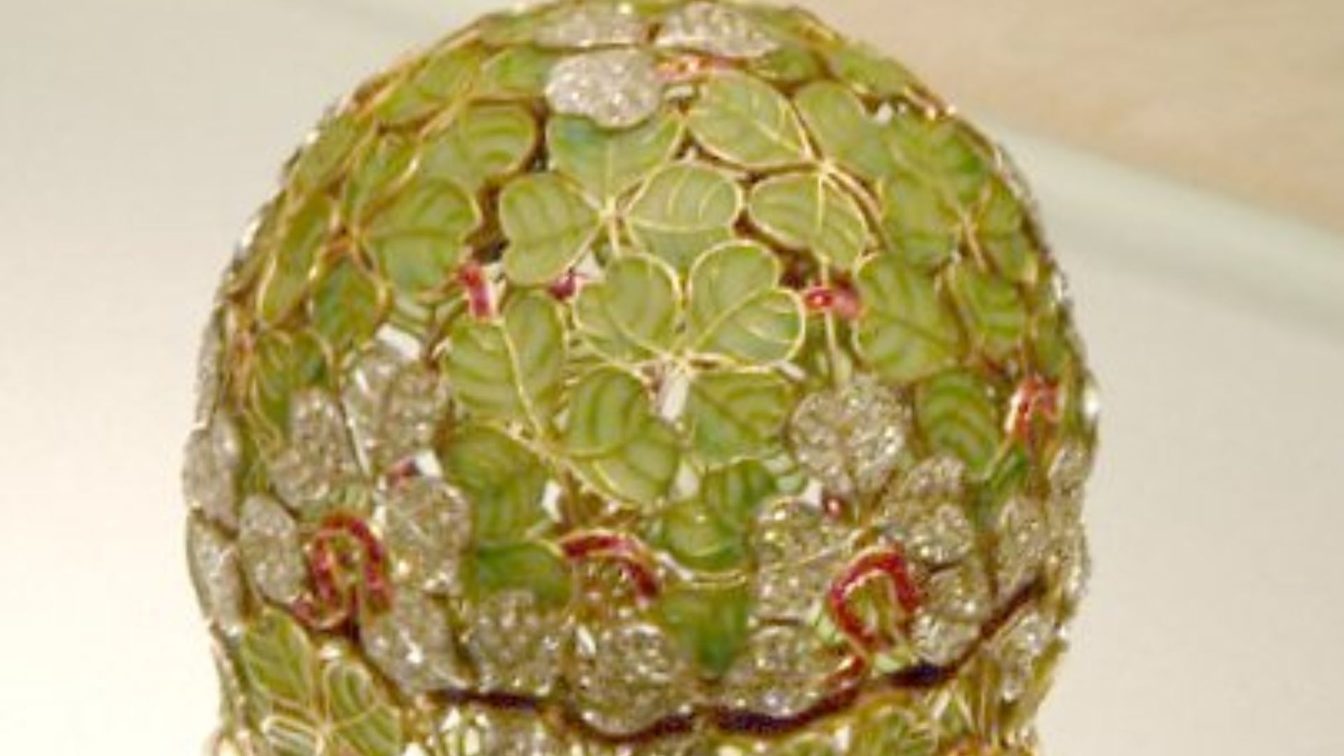 File:Faberge Egg Kremlin April 2003 (235194423).jpg