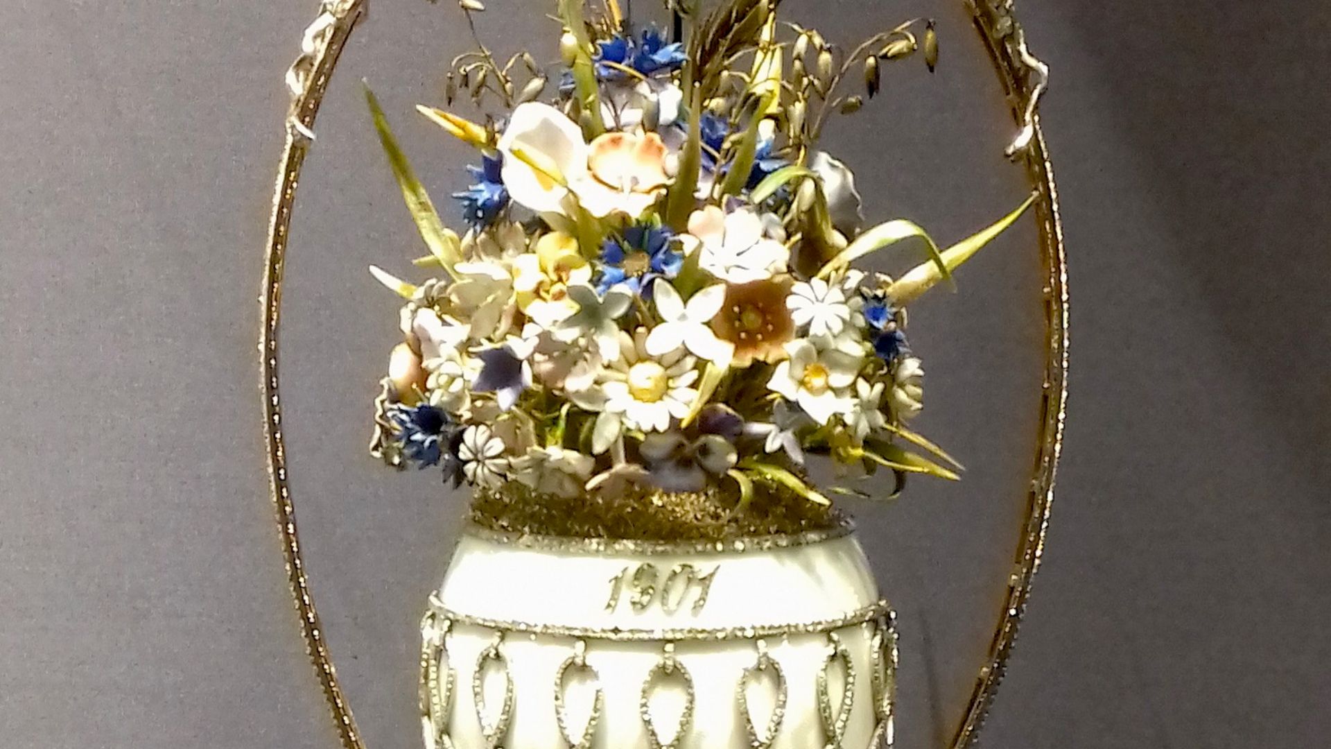 File:Basket of Flowers Egg (Fabergé).jpg