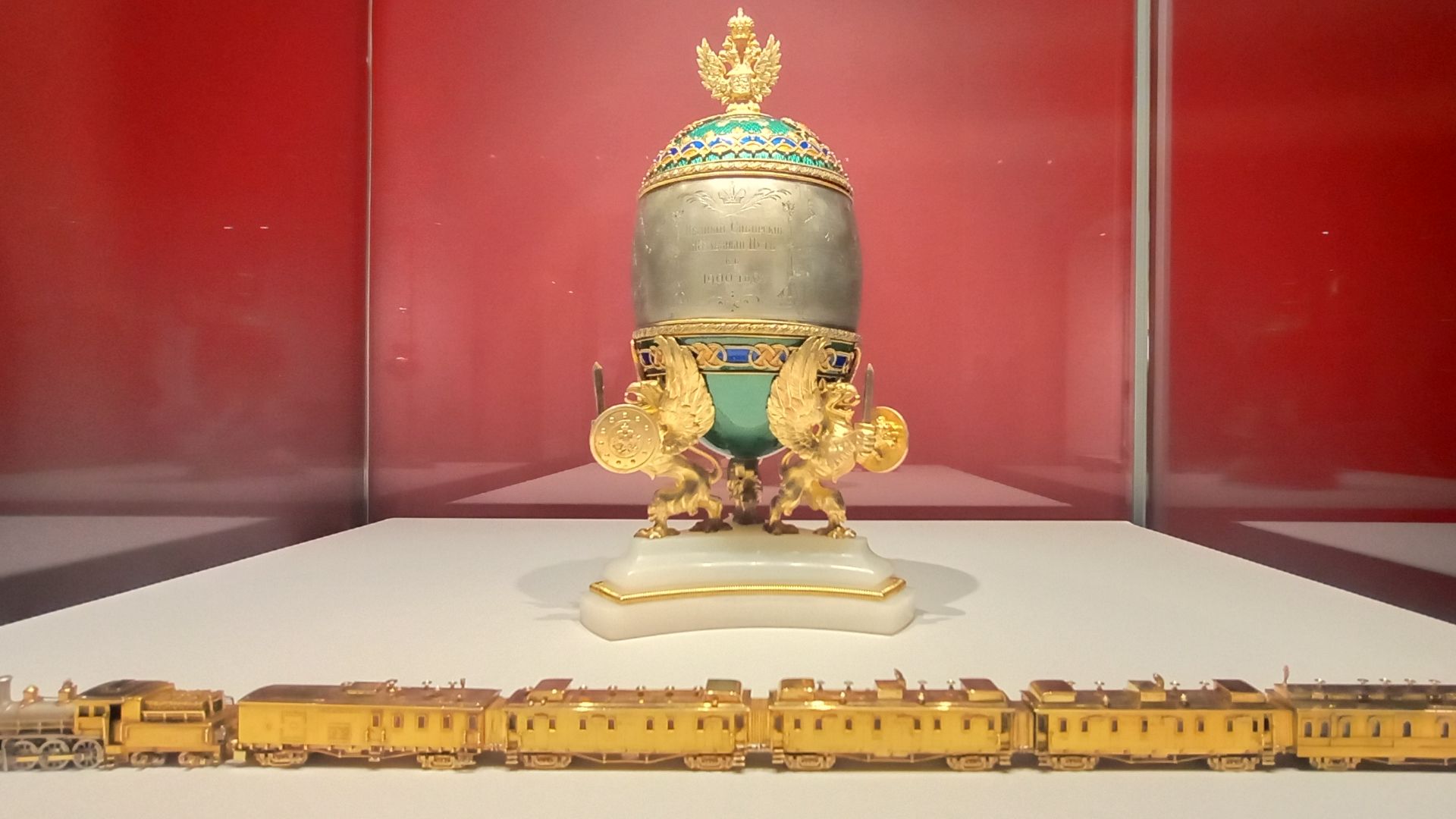 File:Faberge egg 1900 train transsib.jpg