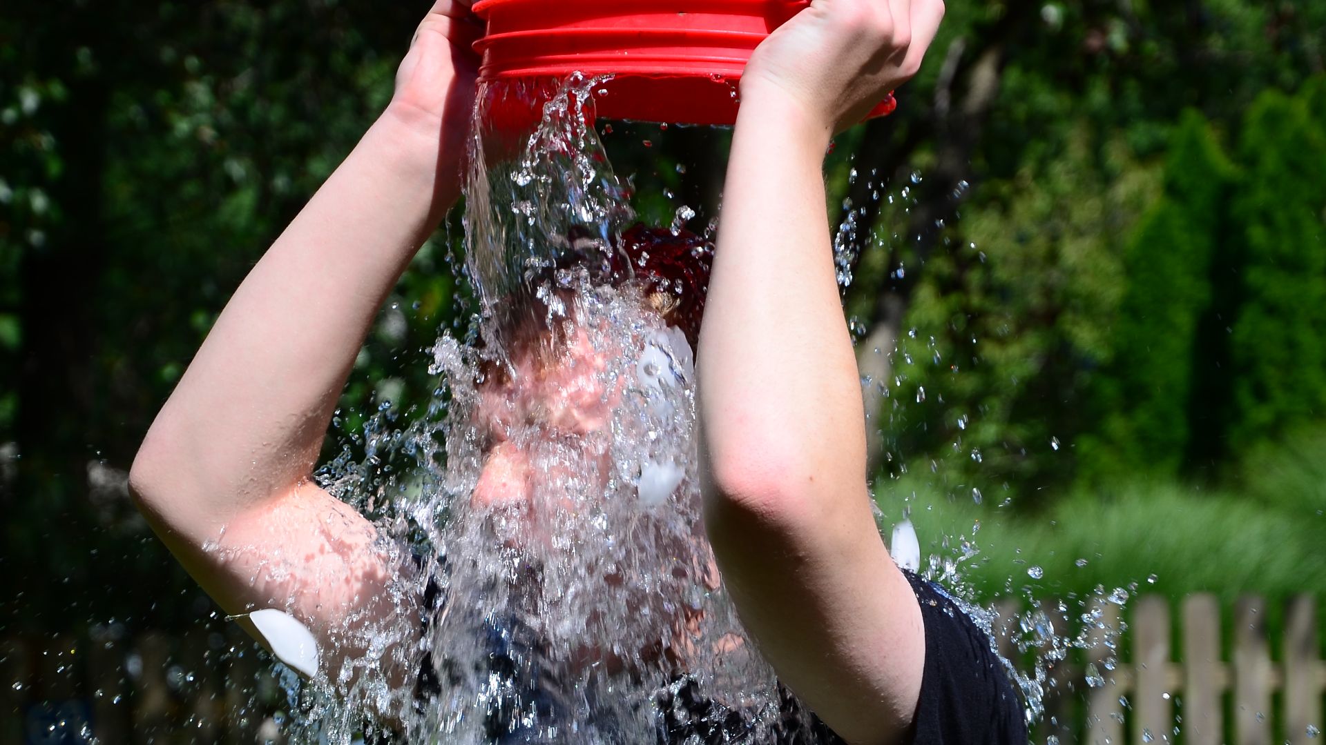 File:Doing the ALS Ice Bucket Challenge (14927191426).jpg