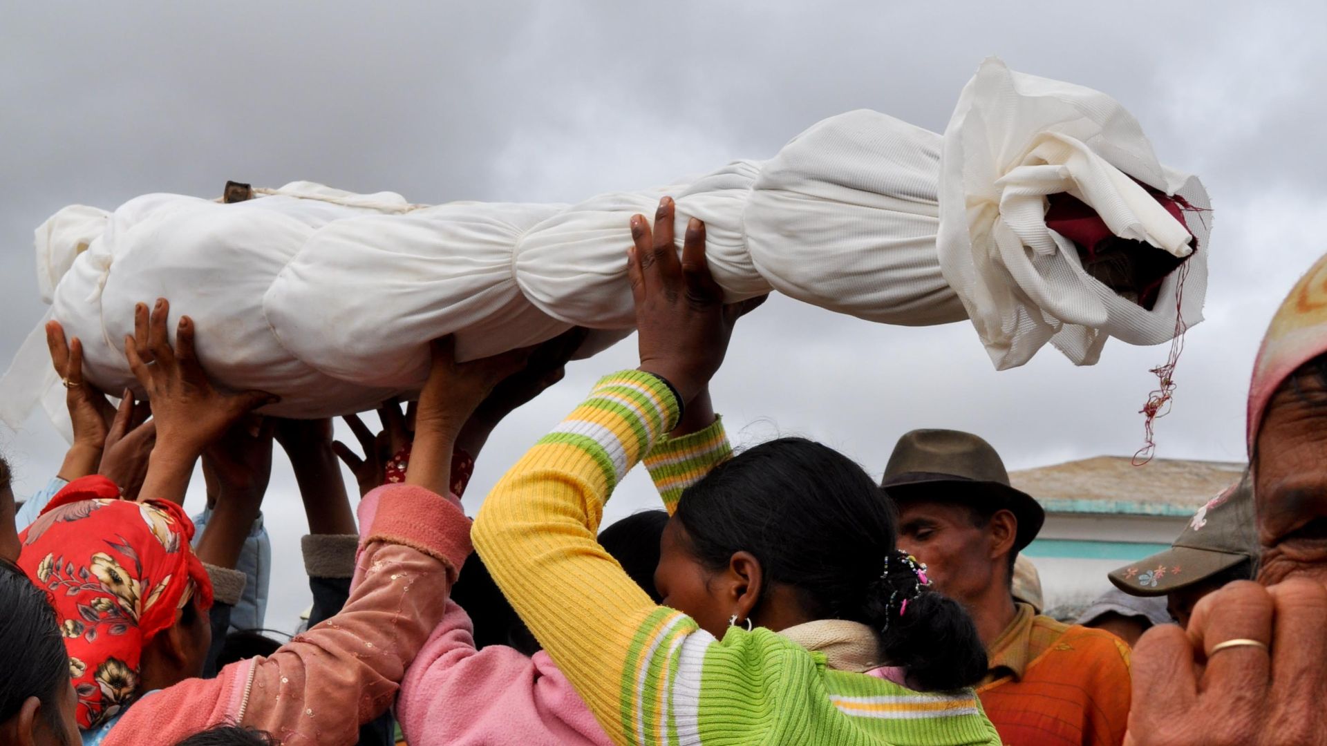 File:Famadihana reburial razana ancestor Madagascar.jpg