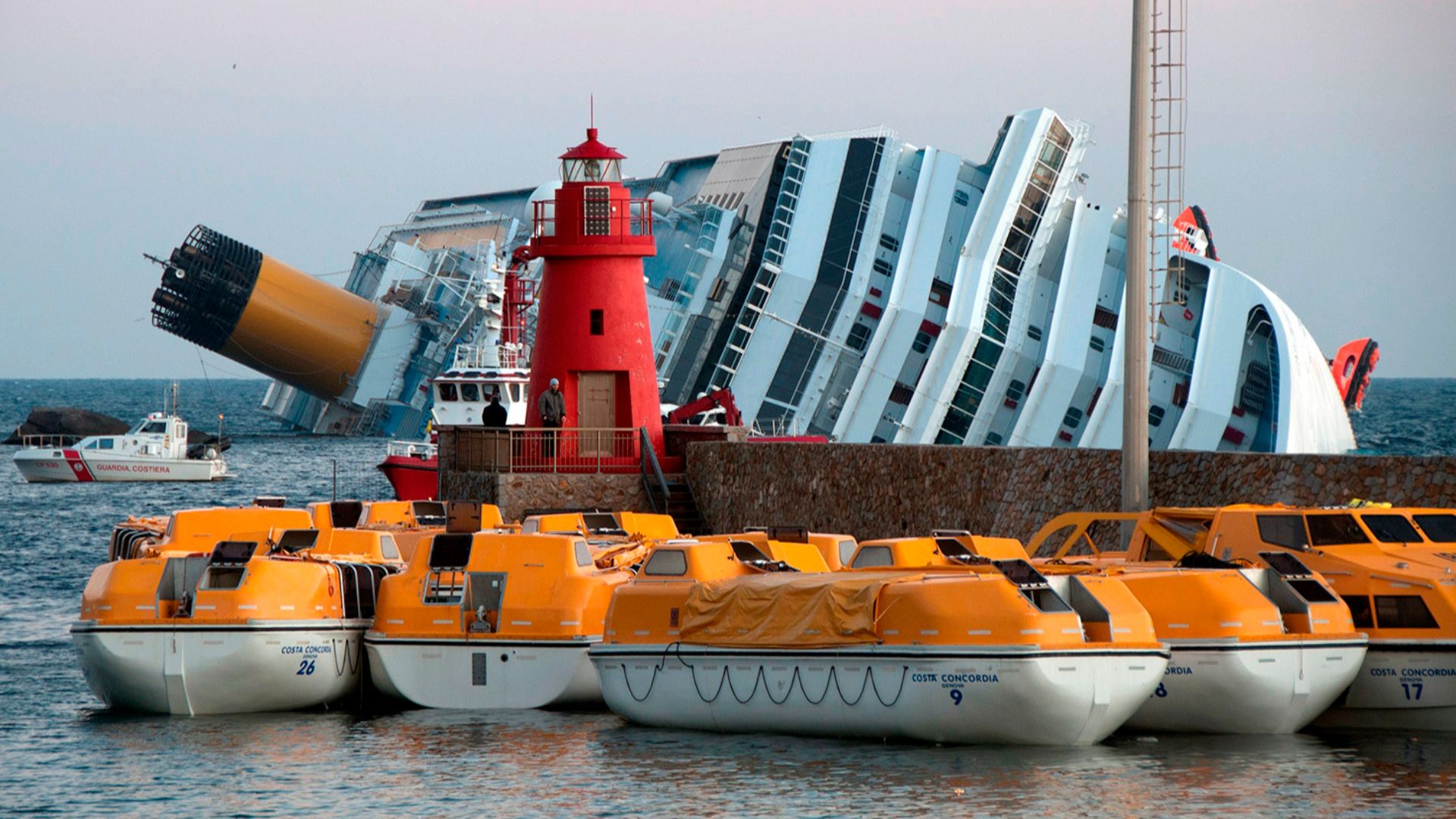 File:Collision of Costa Concordia 11.jpg
