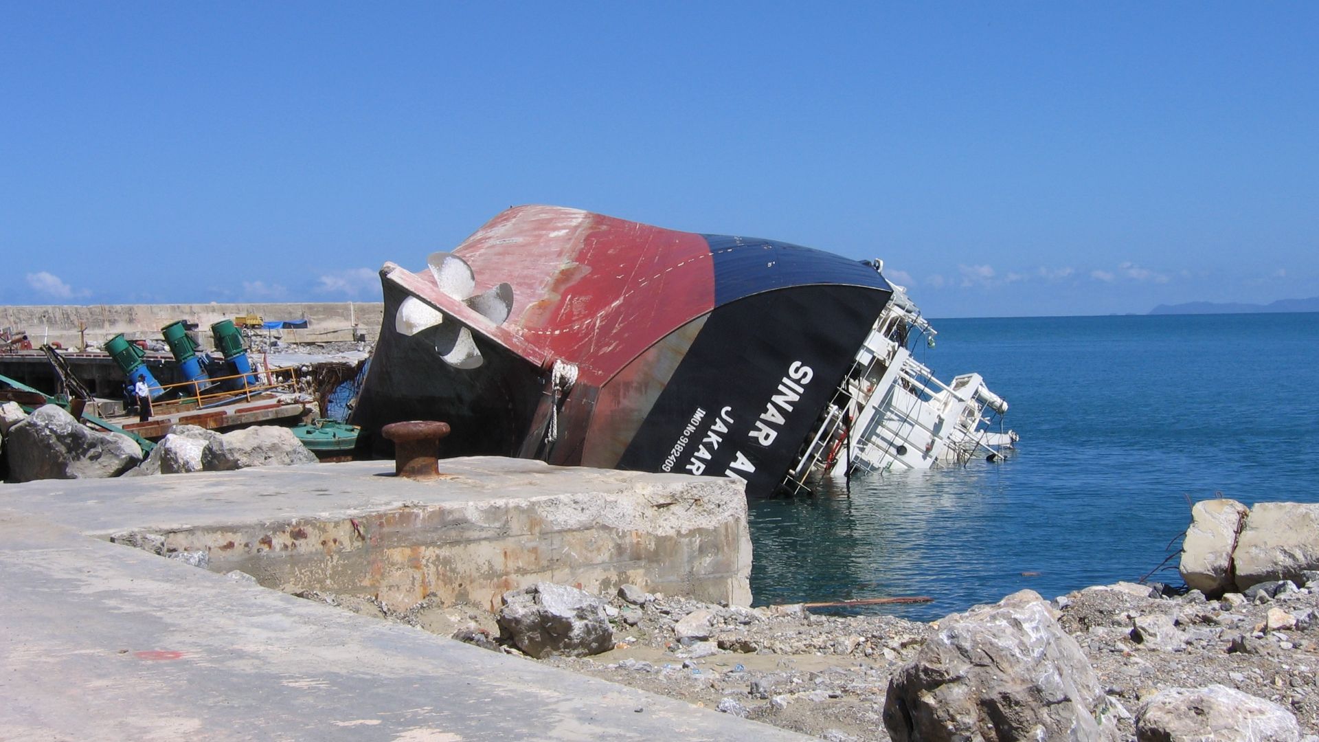 File:Tsunami 2004 aftermath. Aceh, Indonesia, 2005. Photo- AusAID (10730623535).jpg