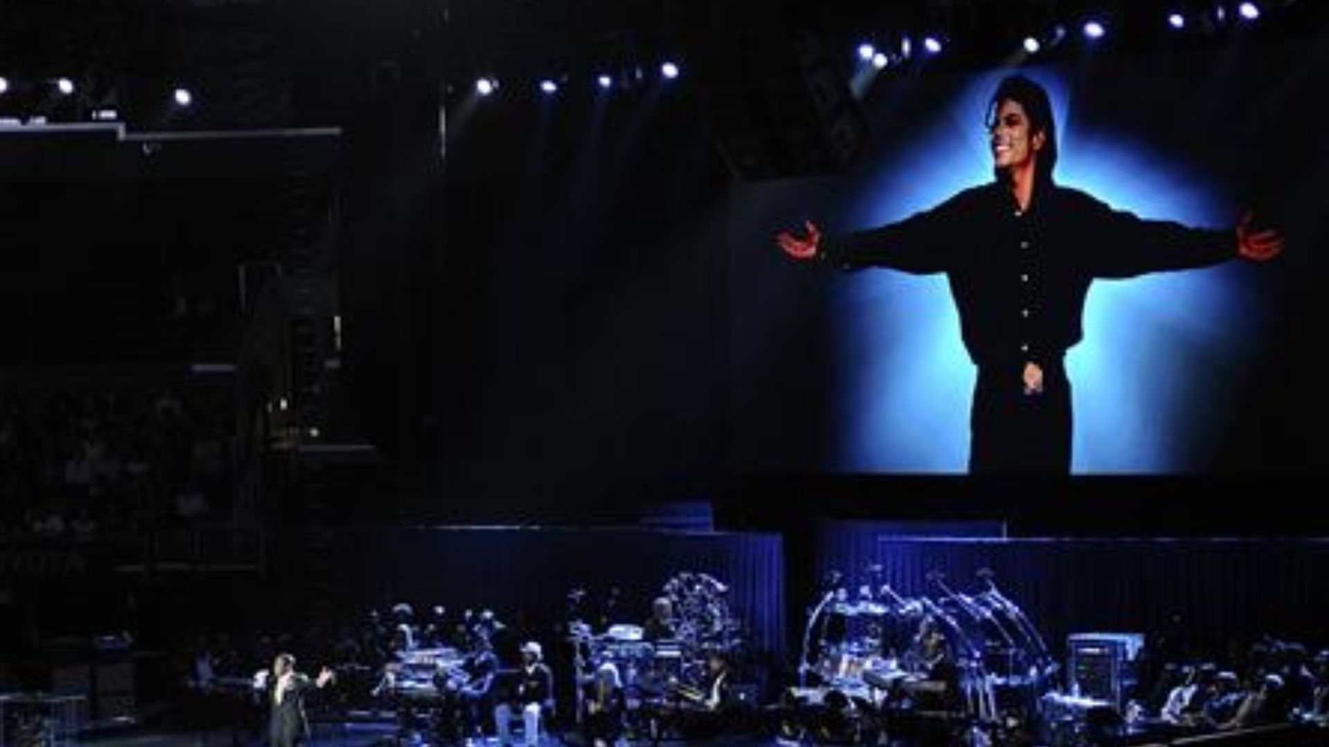 File:Michael Jackson Memorial service.jpg