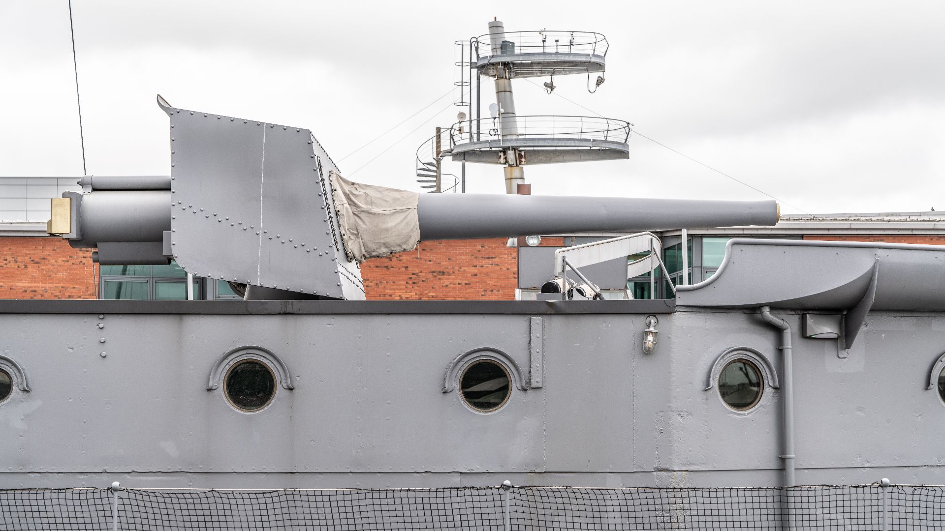 File:THE HMS CAROLINE (NOW A MUSEUM SHIP BASED IN ALEXANDRA DOCK IN BELFAST)A-145463.jpg