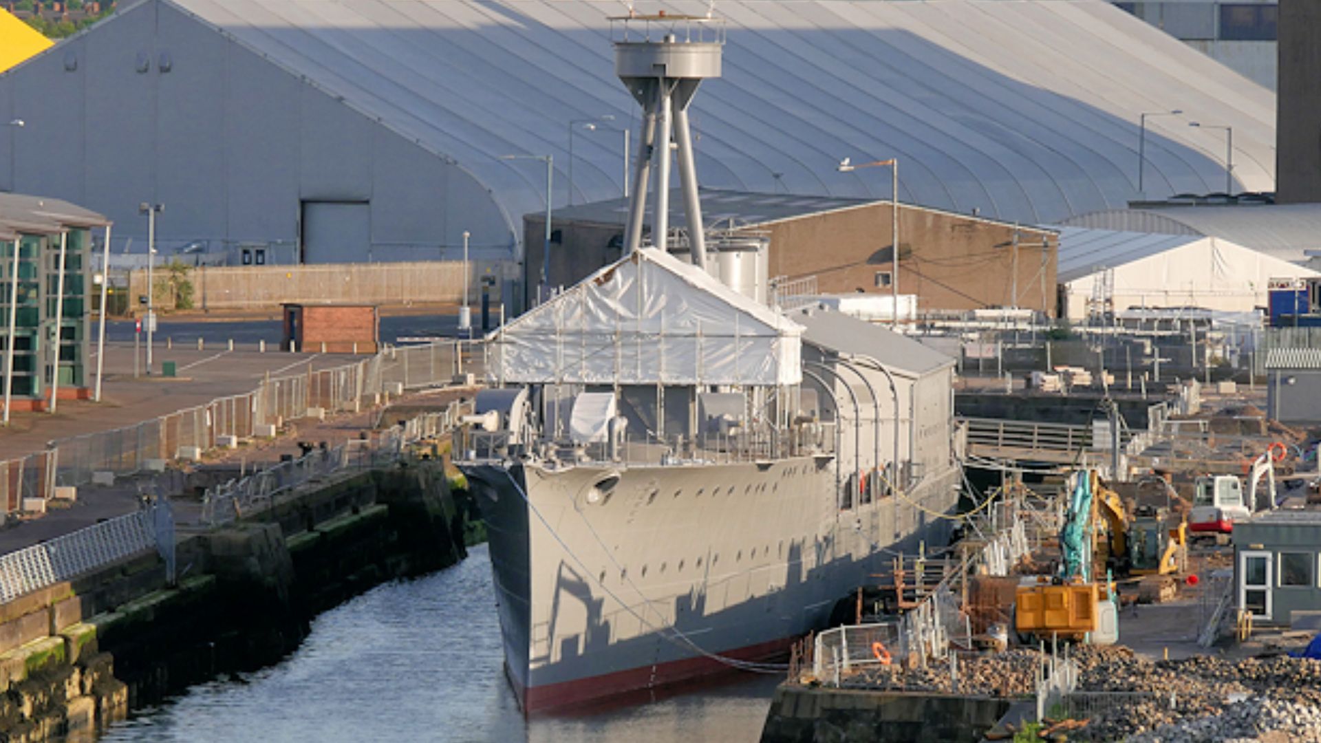 File:HMS Caroline - geograph.org.uk - 5477016.jpg