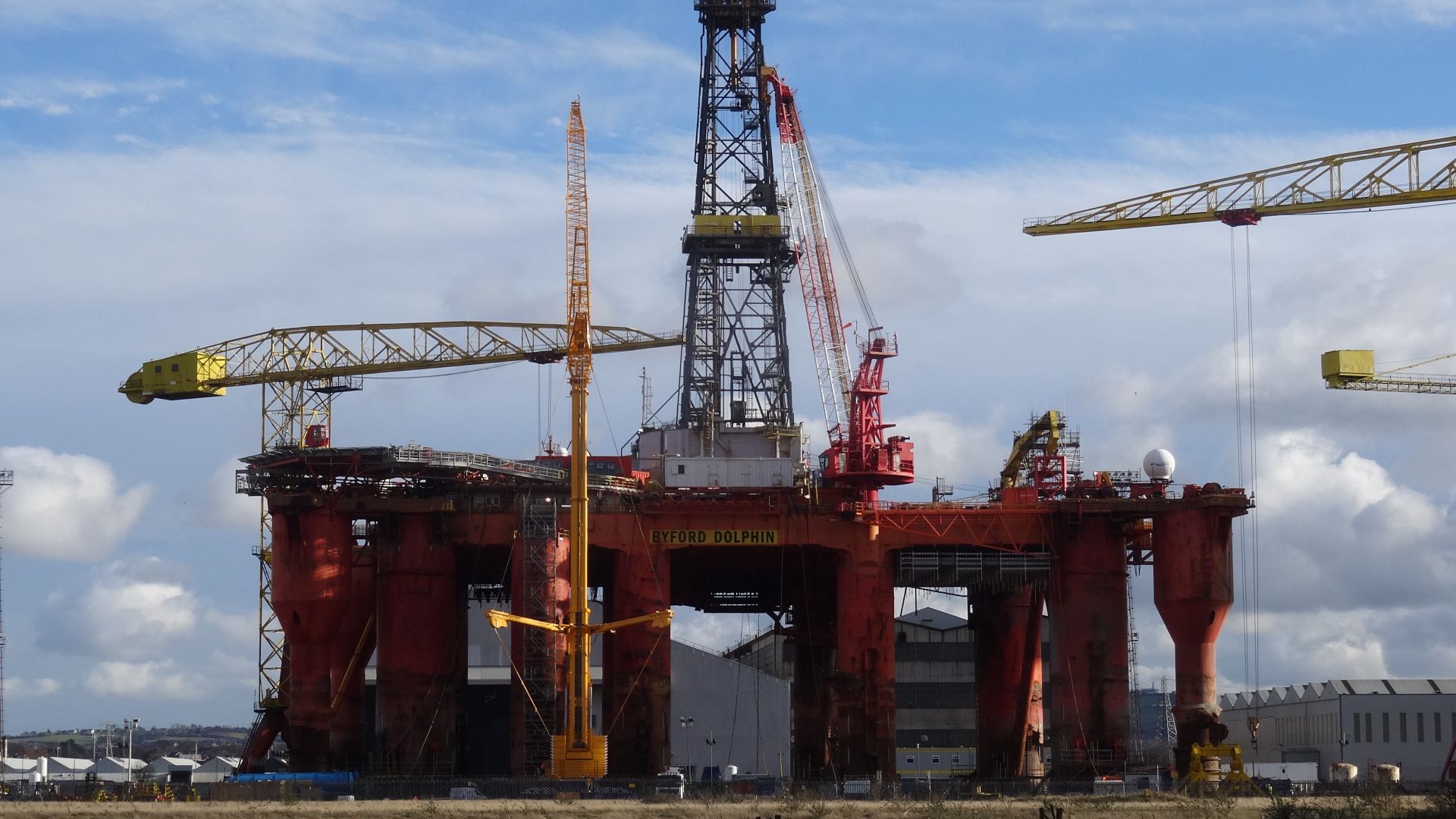 File:Byford Dolphin Drill Rig @ Harland & Wolff Shipyard Belfast, 20th of February 2015.JPG
