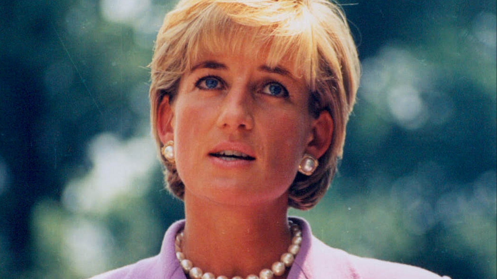 File:Princess Diana (Red Cross) (5139757342).jpg
