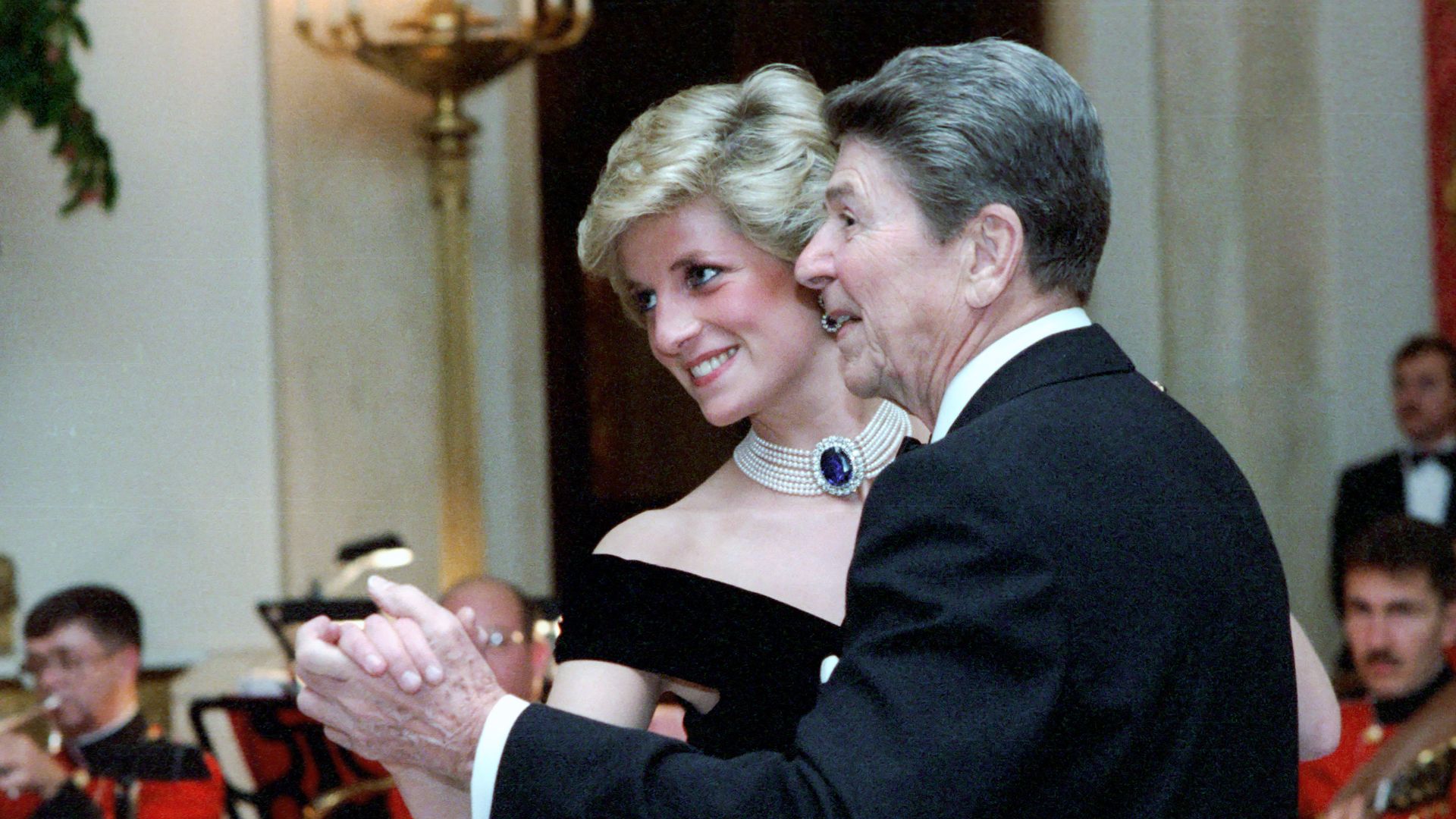 File:President Ronald Reagan dancing with Princess Diana.jpg