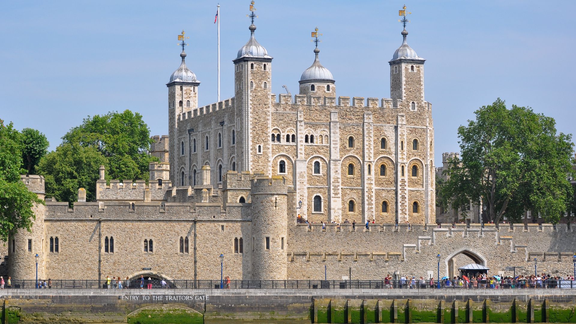 File:Tower of London viewed from the River Thames.jpg