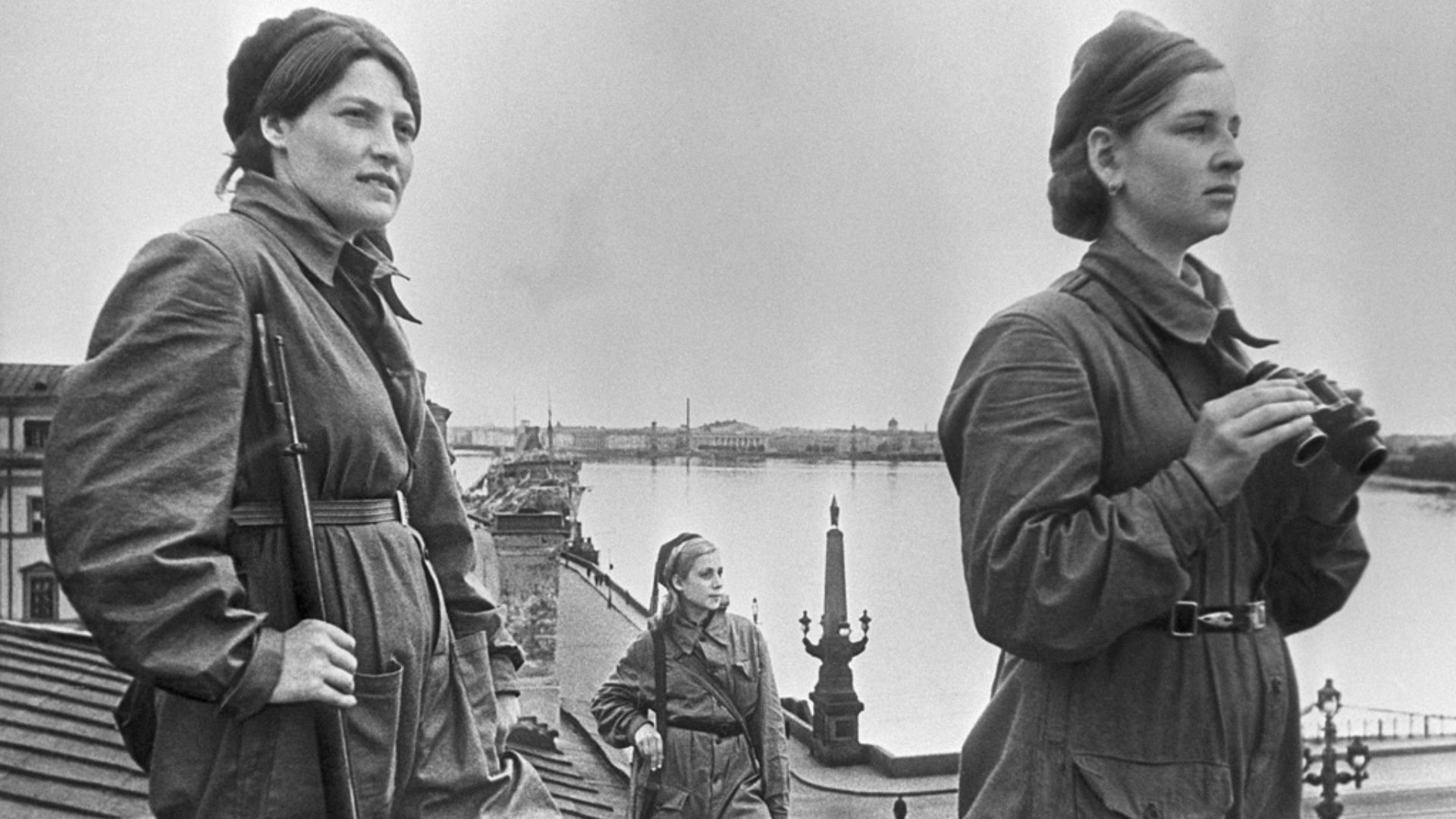 File:RIAN archive 732 Girls on duty.jpg