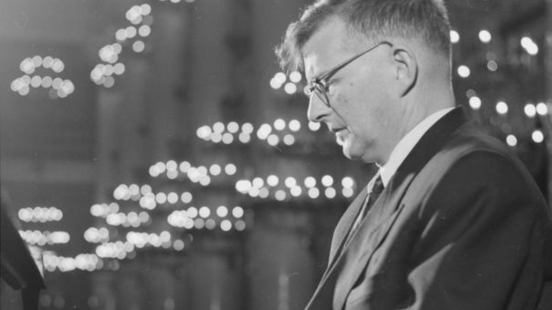 File:Дмитрий Шостакович за роялем.jpg