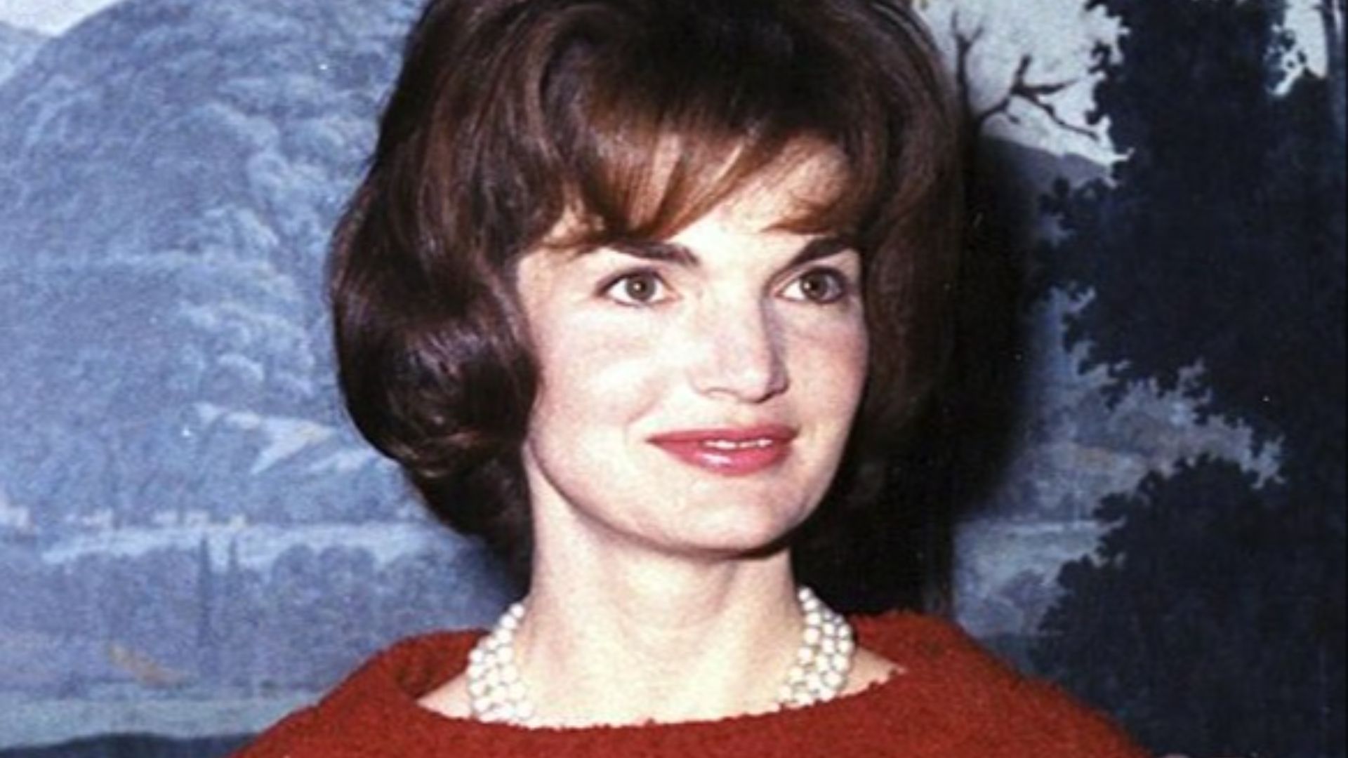 File:Mrs Kennedy in the Diplomatic Reception Room cropped.jpg