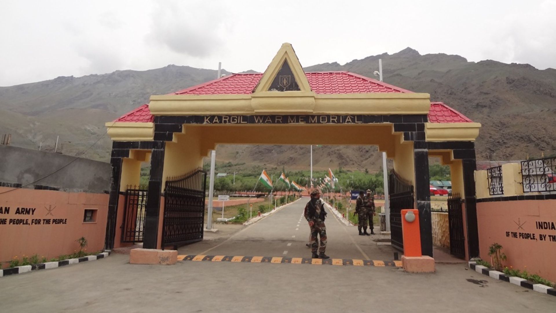 File:KargilWarMemorial main gate.JPG