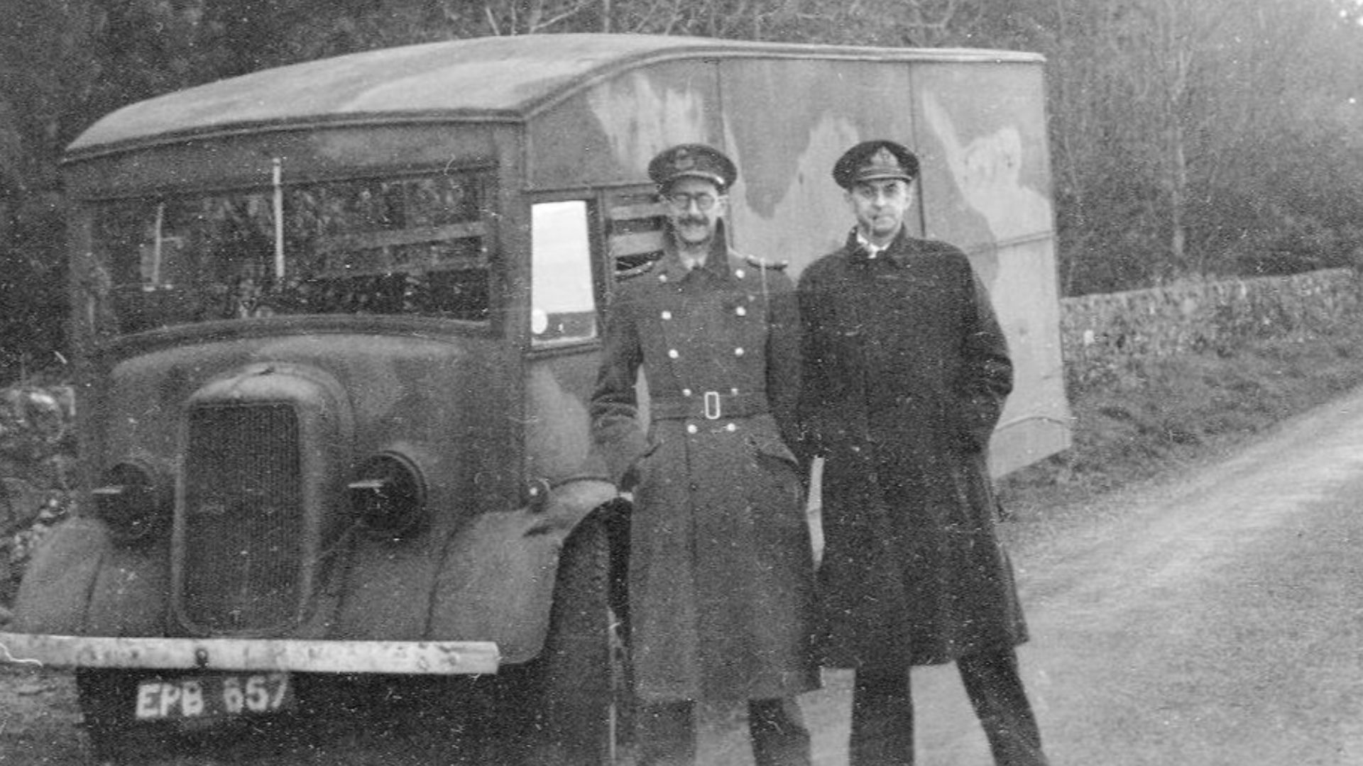 File:Charles Cholmondeley and Ewen Montagu.jpg