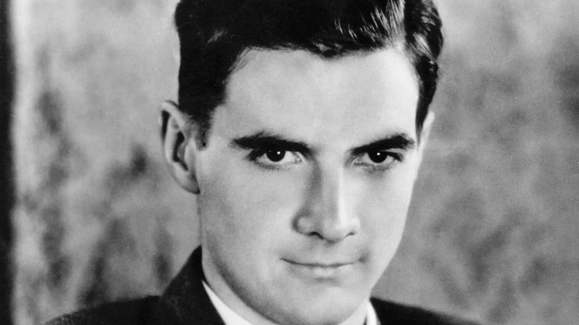 File:Howard-Hughes-1938.jpg