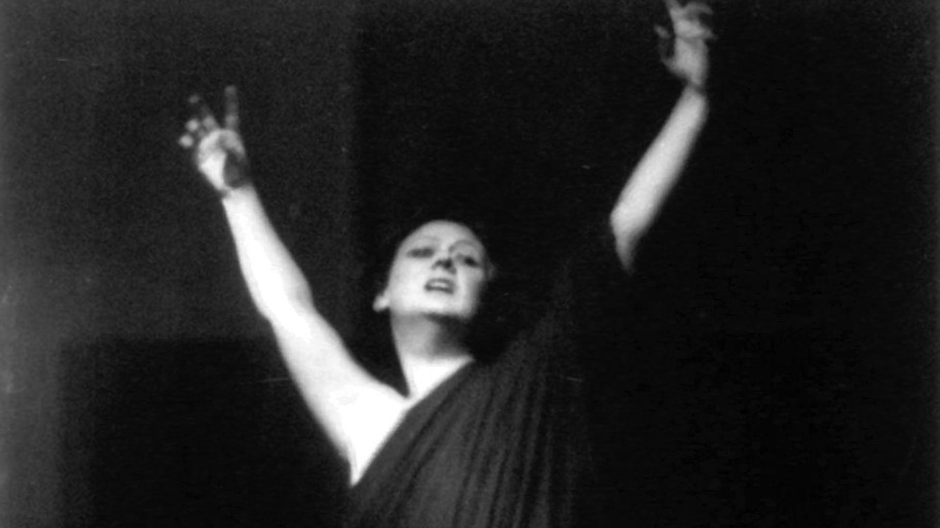File:Isadora Duncan (grayscale).jpg