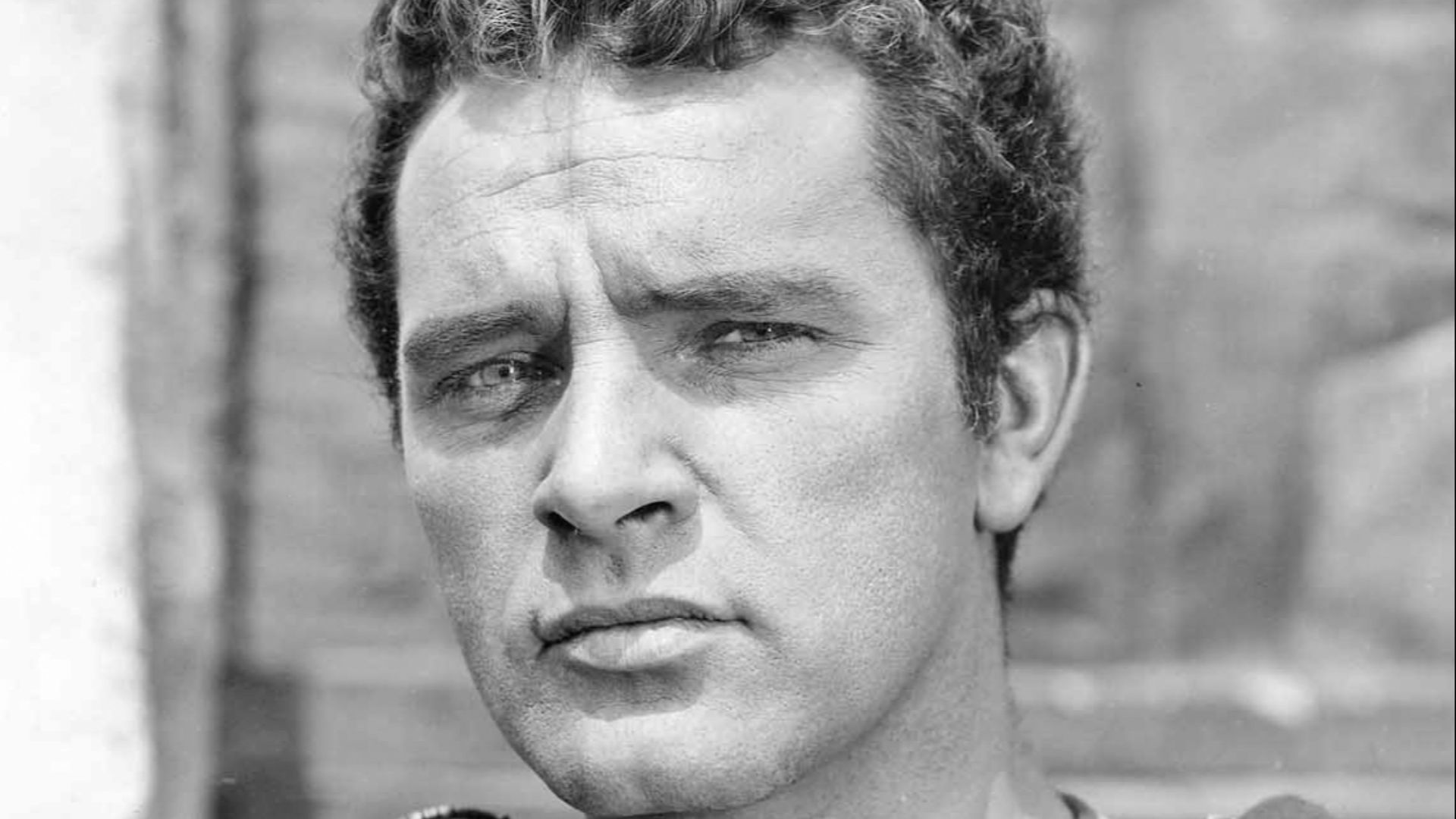 File:Richard Burton - The Robe.jpg