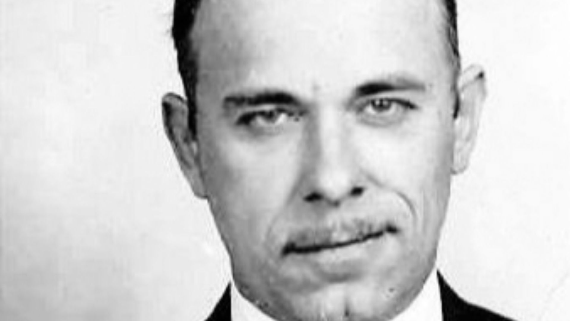 File:John Dillinger full mug shot.jpg