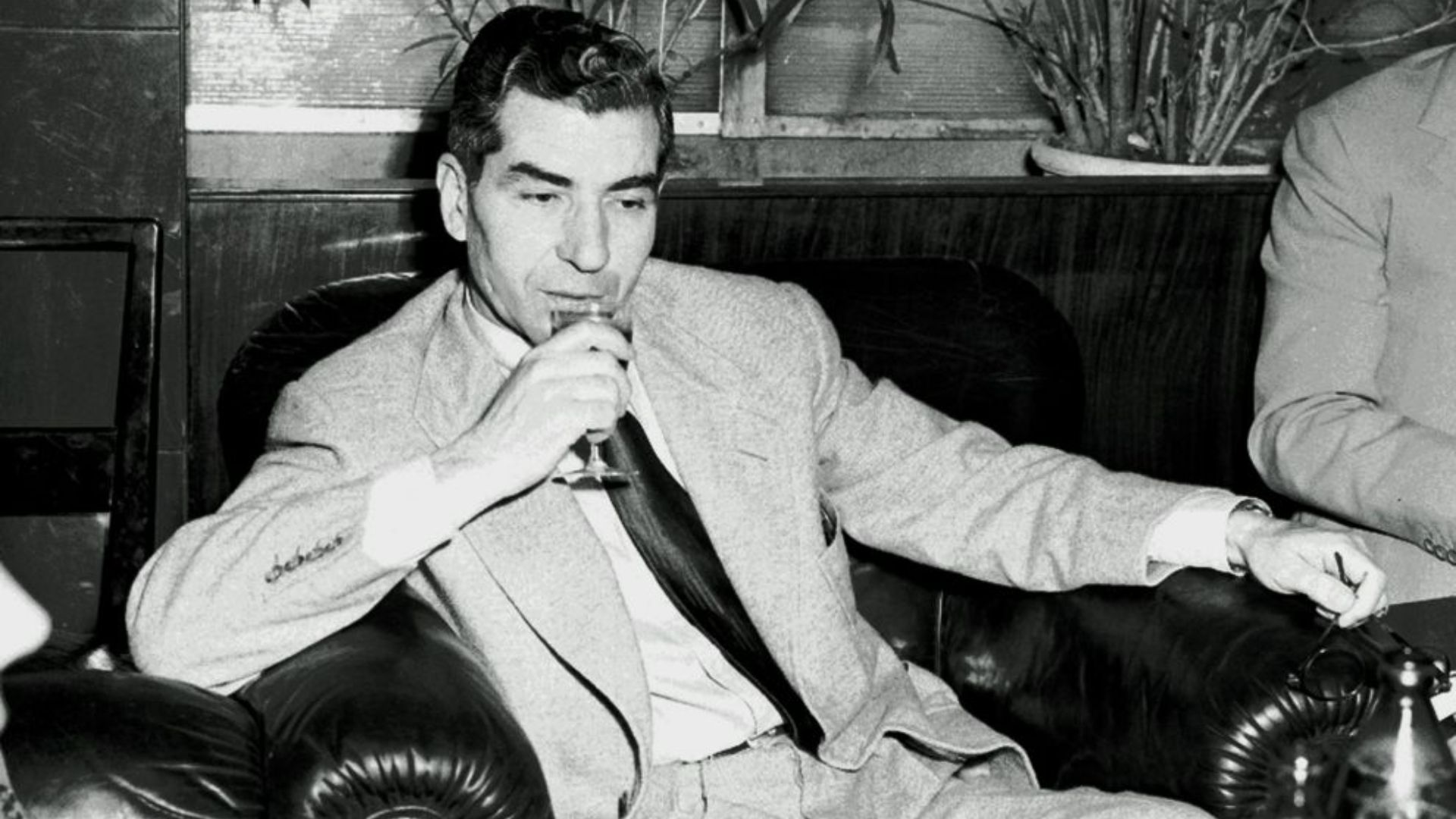 File:Charles Lucky Luciano (Excelsior Hotel, Rome).jpg
