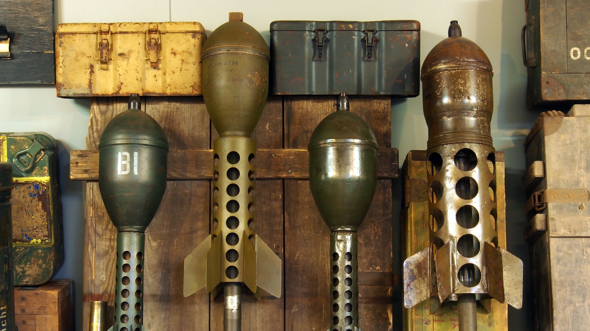 File:WW2 Grenates.JPG