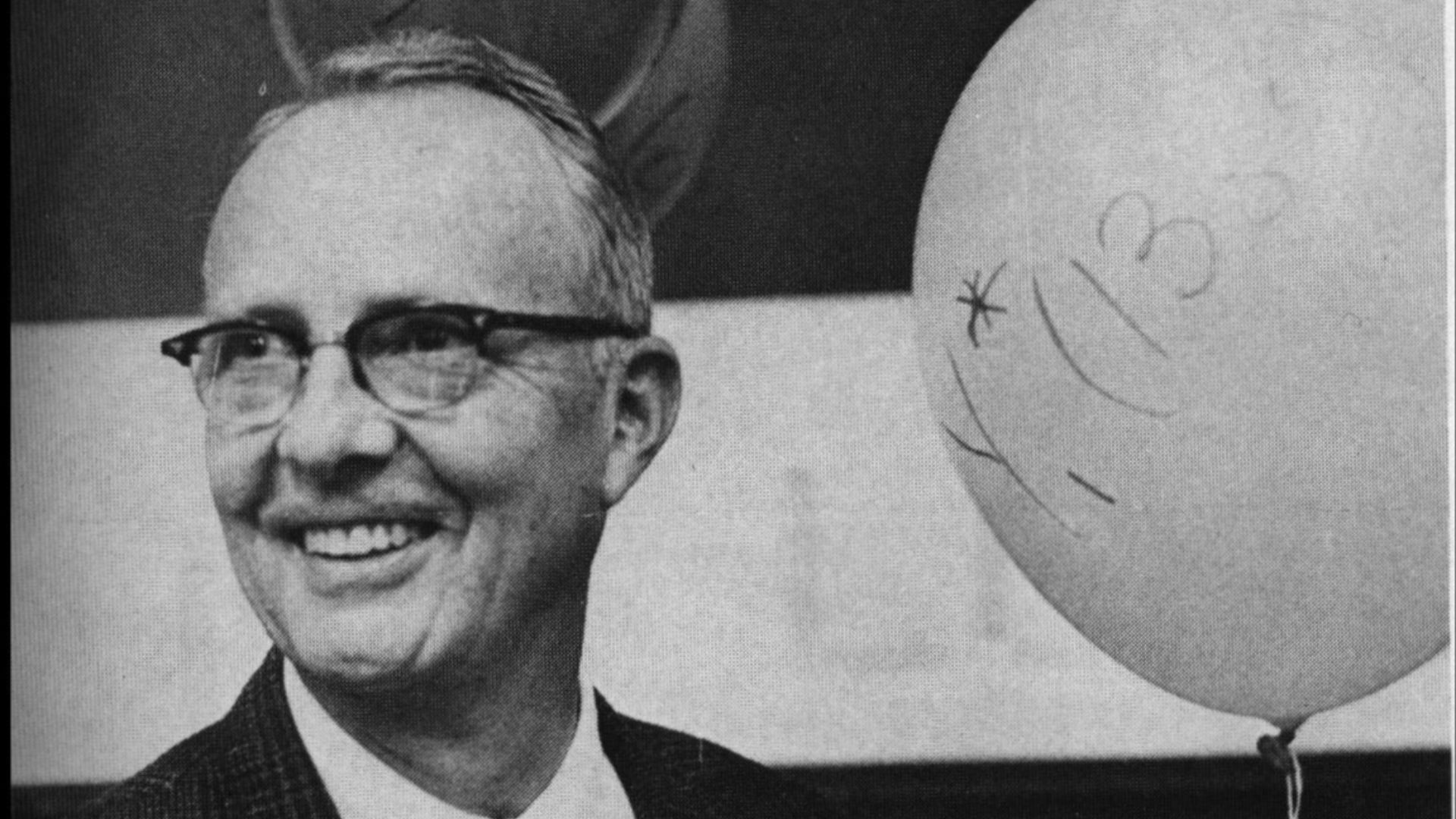 File:Luis Alvarez - Nobel with Balloon.jpg