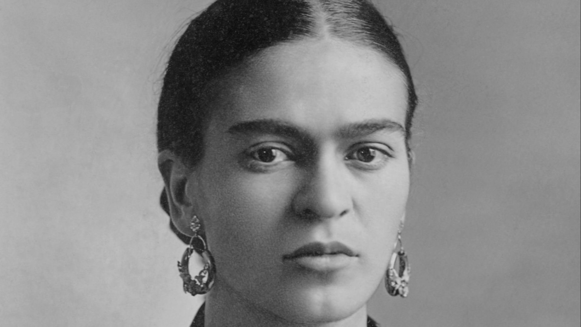 File:Frida Kahlo, by Guillermo Kahlo (cropped).jpg