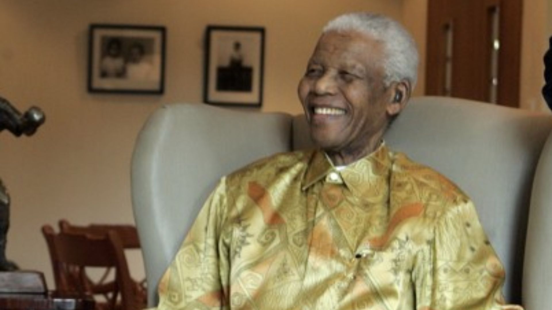 File:Nelson Mandela (cropped).jpg