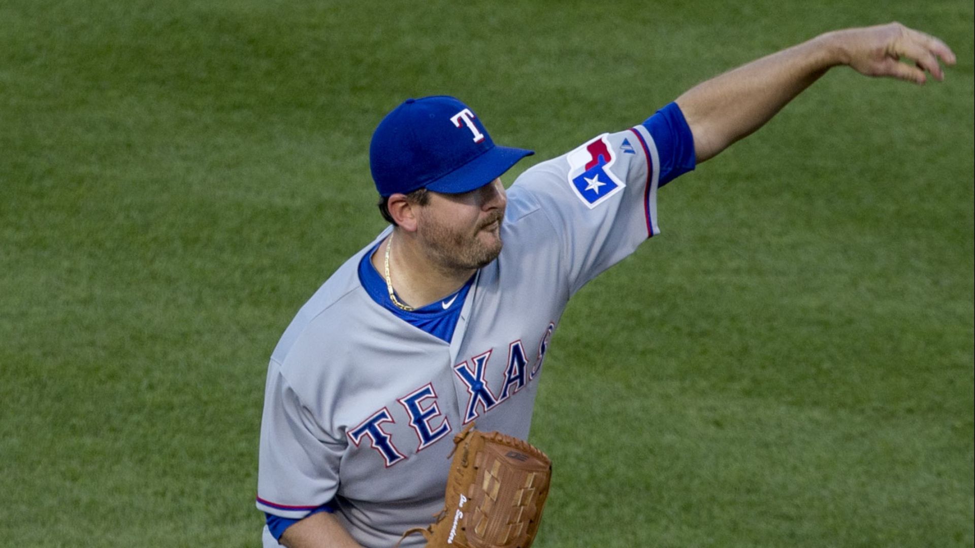 File:Joe Saunders with the Texas Rangers.jpg