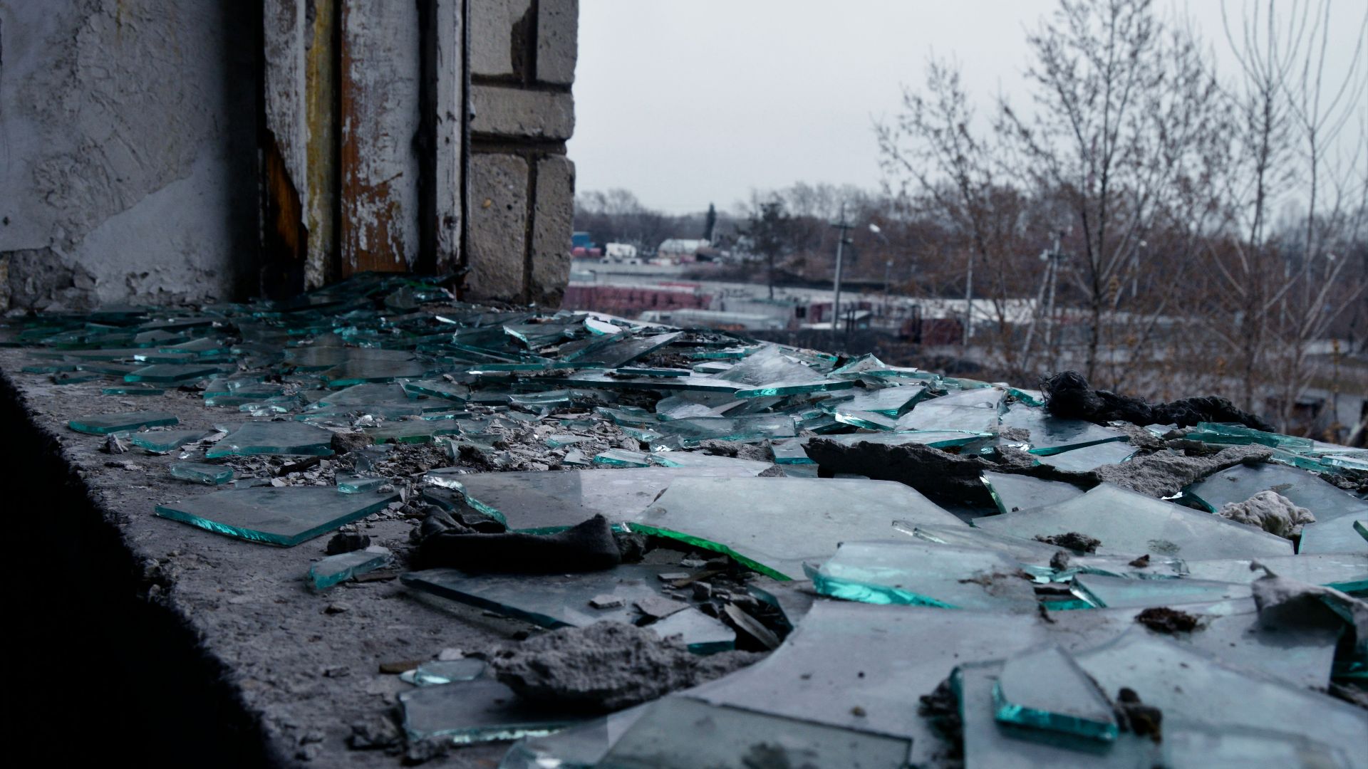 a group of trash in a parking lot