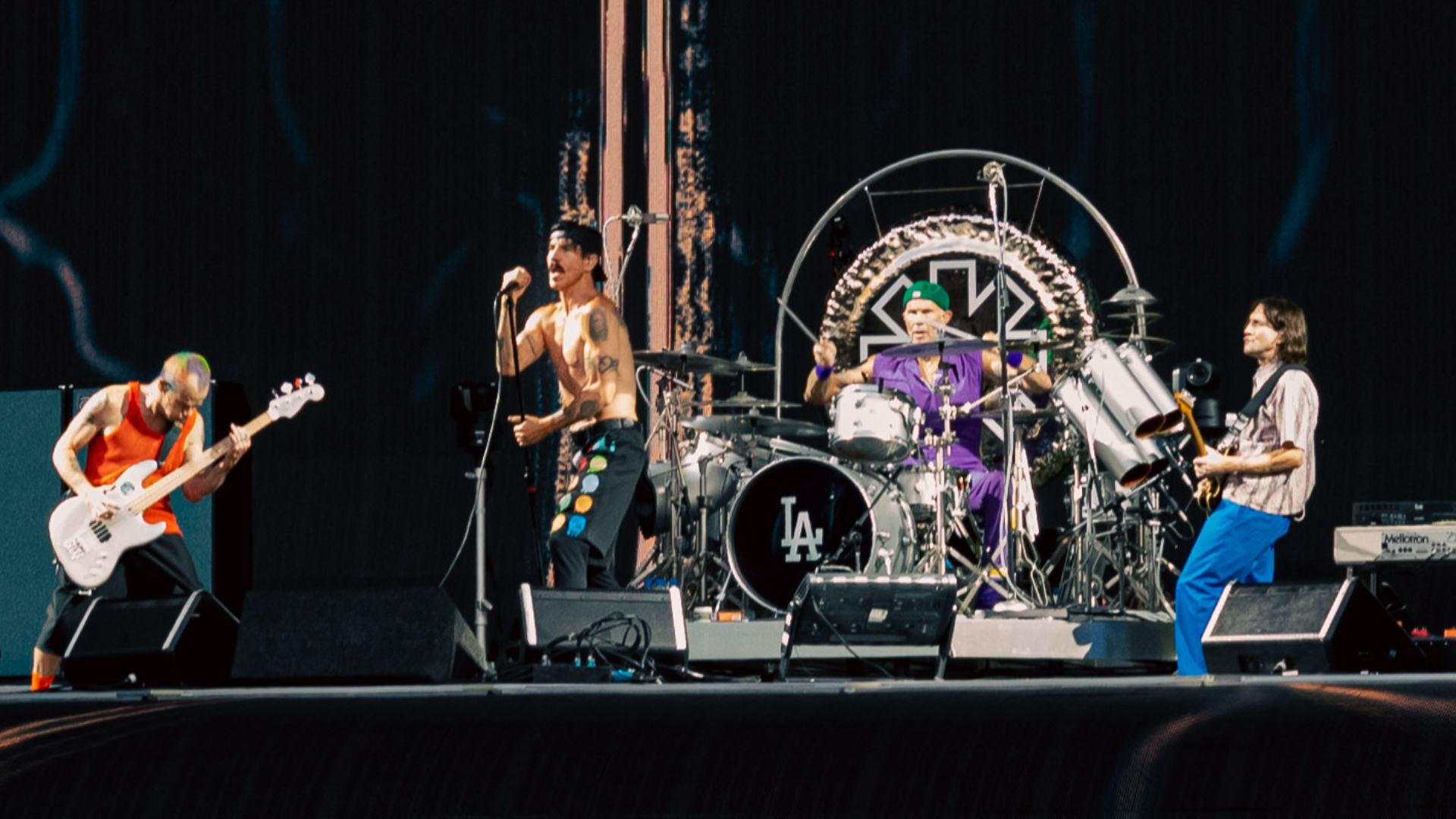 File:RHCP Live in London 26 June 2022.jpg