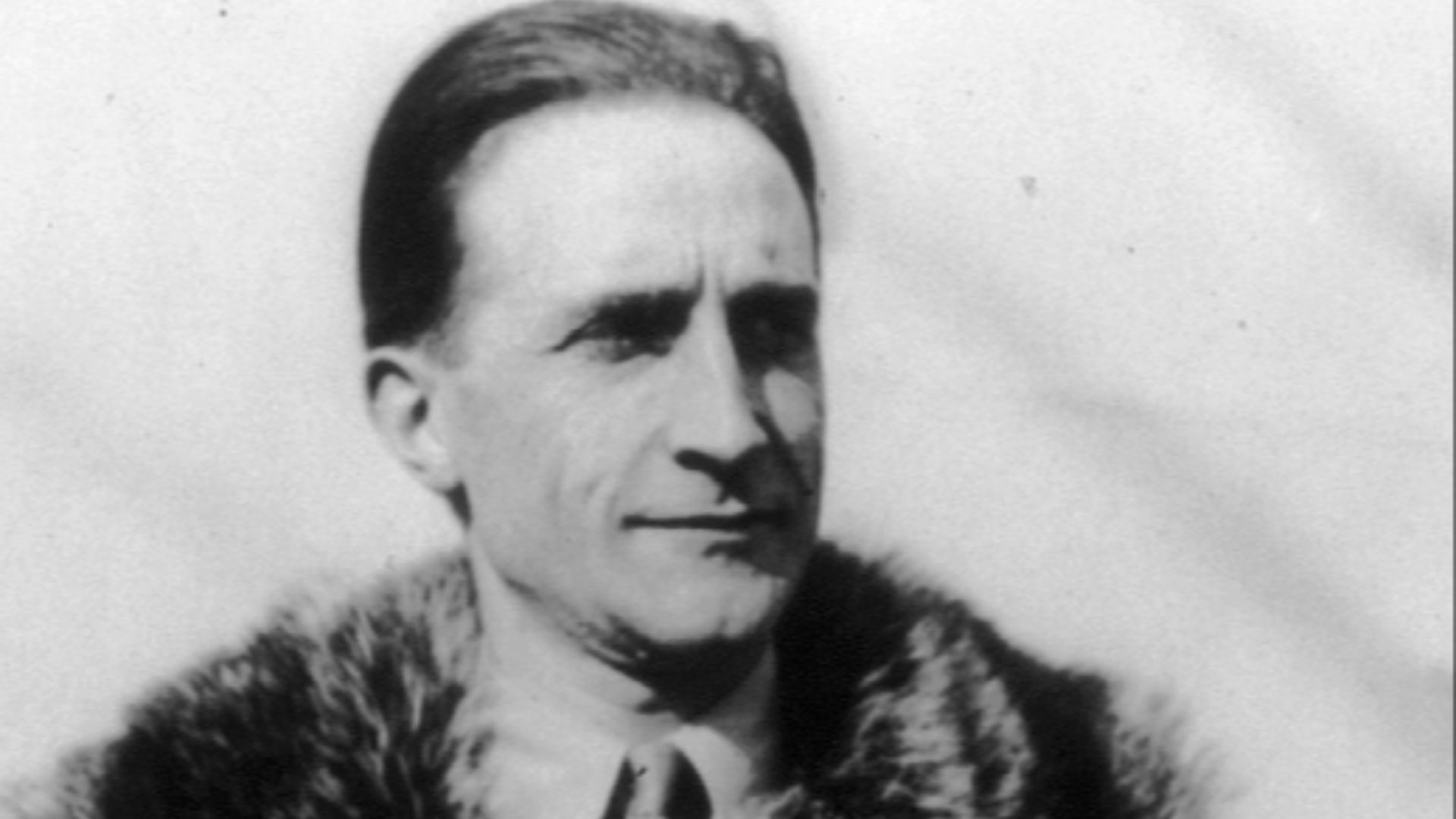 File:Marcel Duchamp 01.jpg