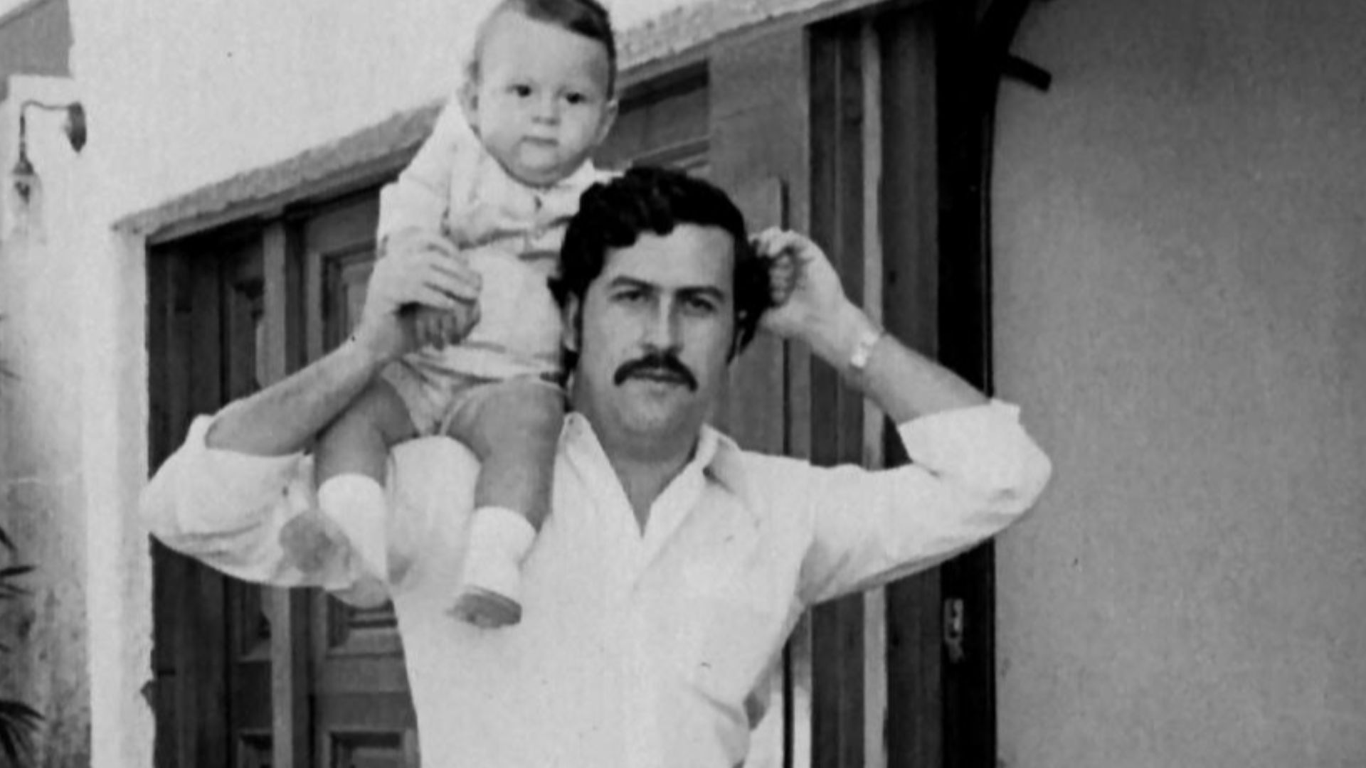 File:Pablo escobar 1989.jpg