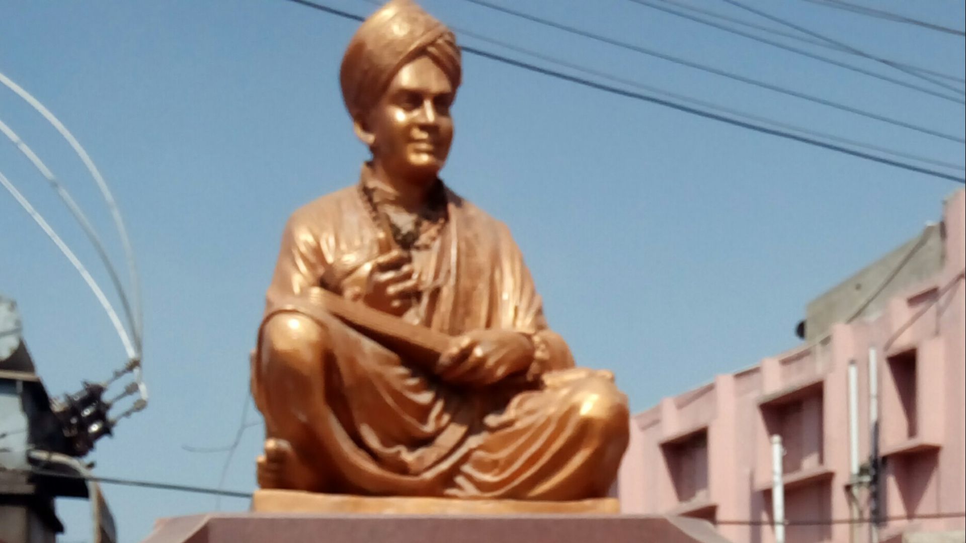 File:Tenali Ramakrishna statue.jpg