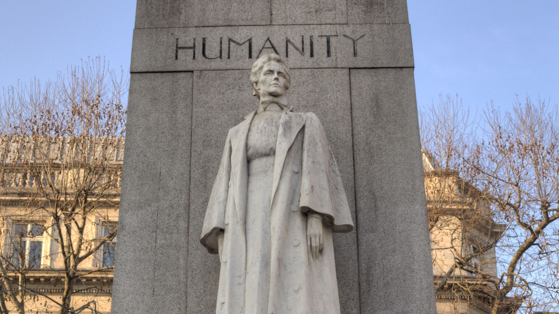 File:Edith Cavel Memorial - statue.jpg