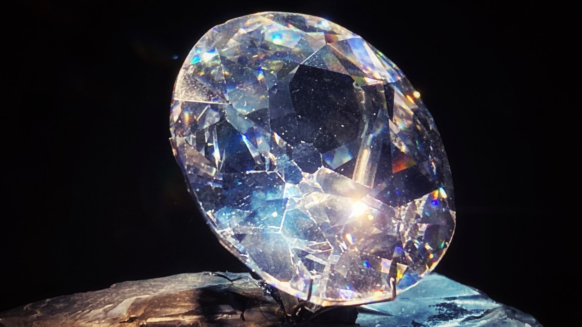 File:Replica of the Koh-i-Noor.jpg